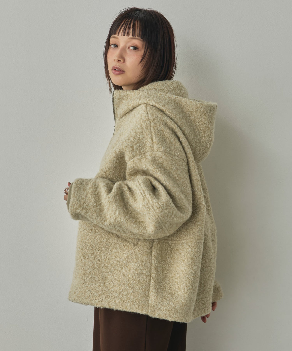 CURLY BOUCLÉ HOODED SHORT JACKET