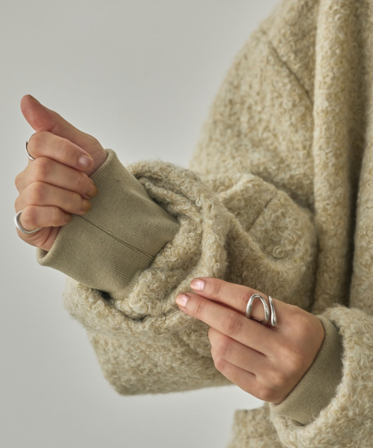 CURLY BOUCLÉ HOODED SHORT JACKET