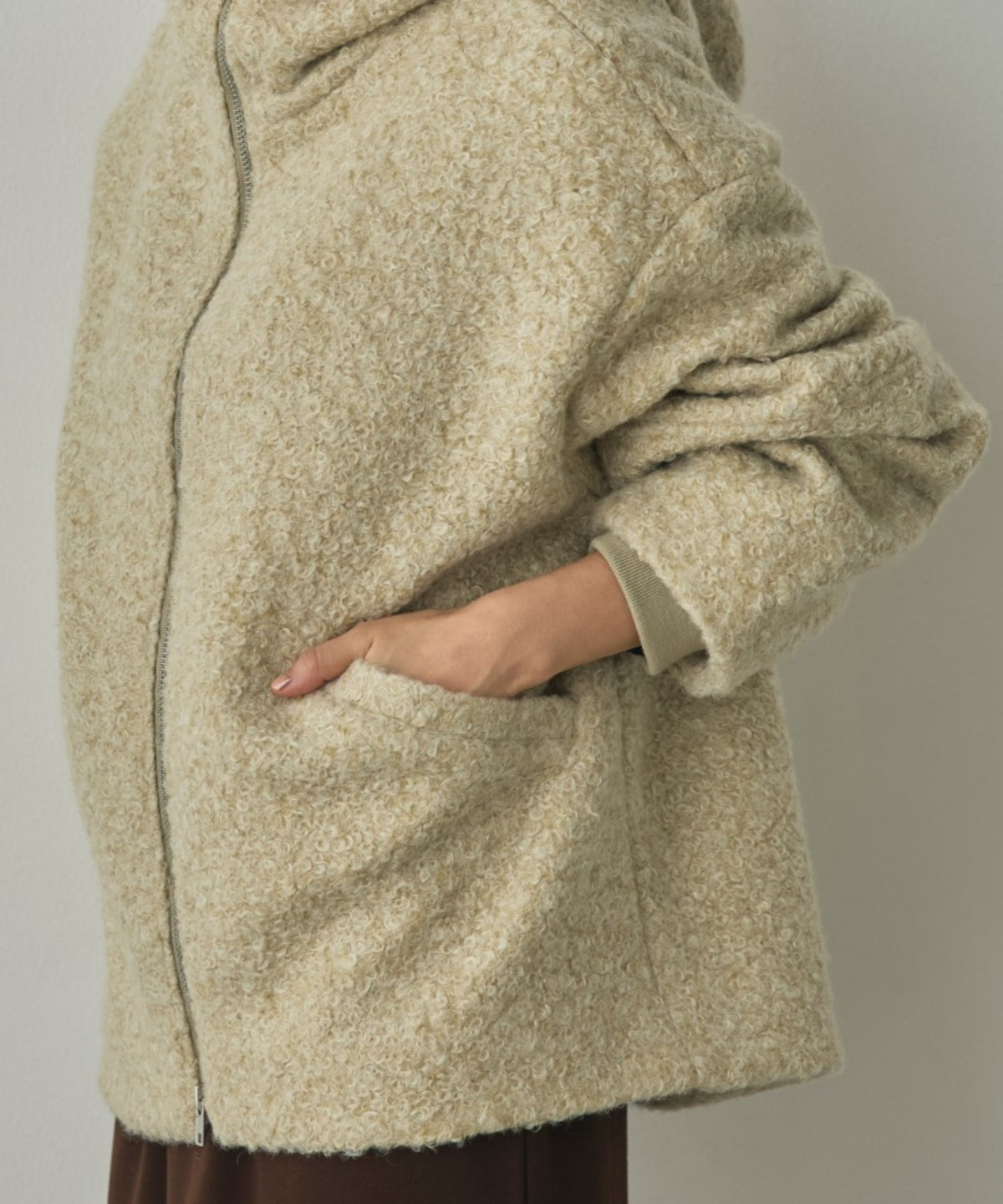 CURLY BOUCLÉ HOODED SHORT JACKET