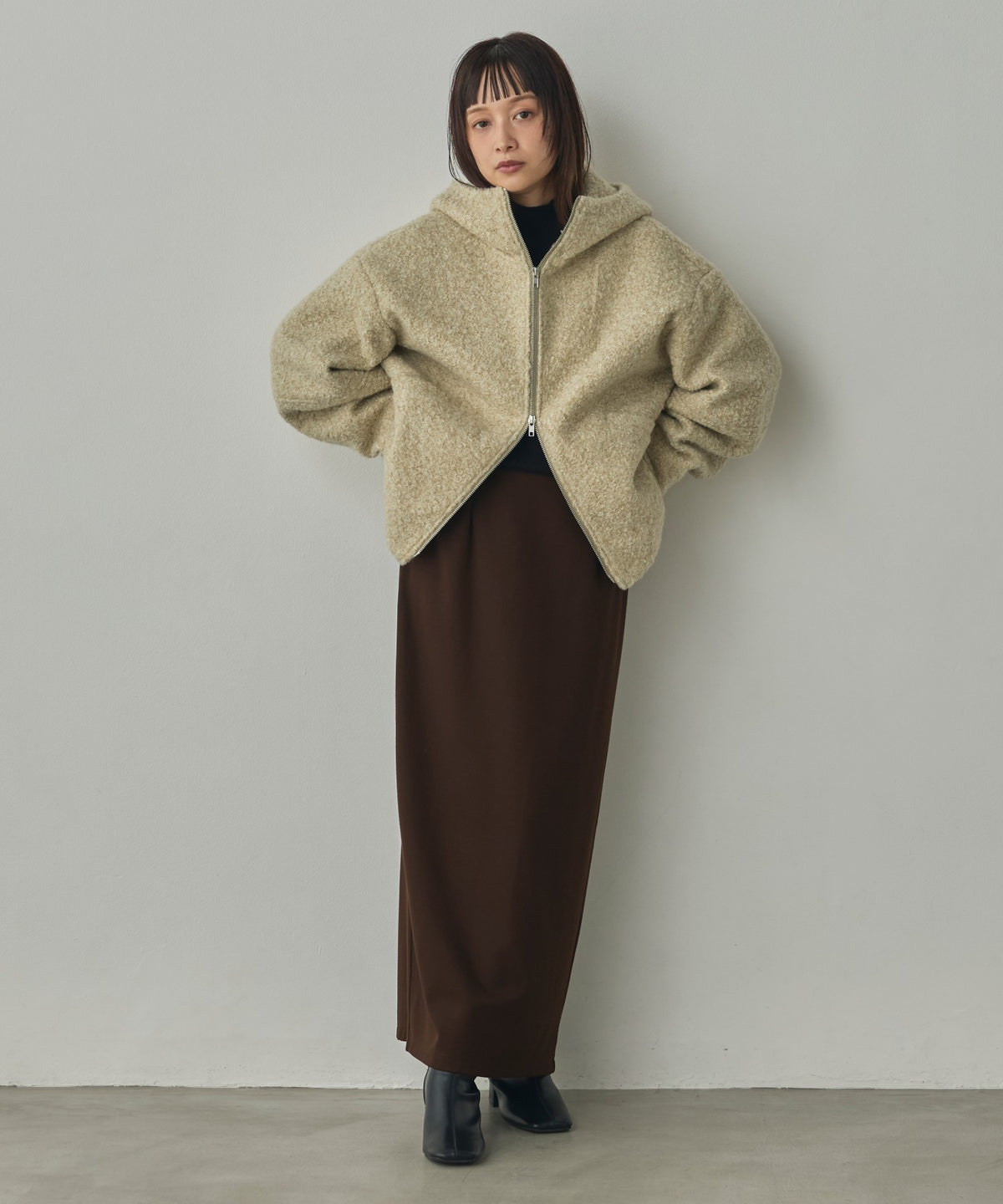 CURLY BOUCLÉ HOODED SHORT JACKET
