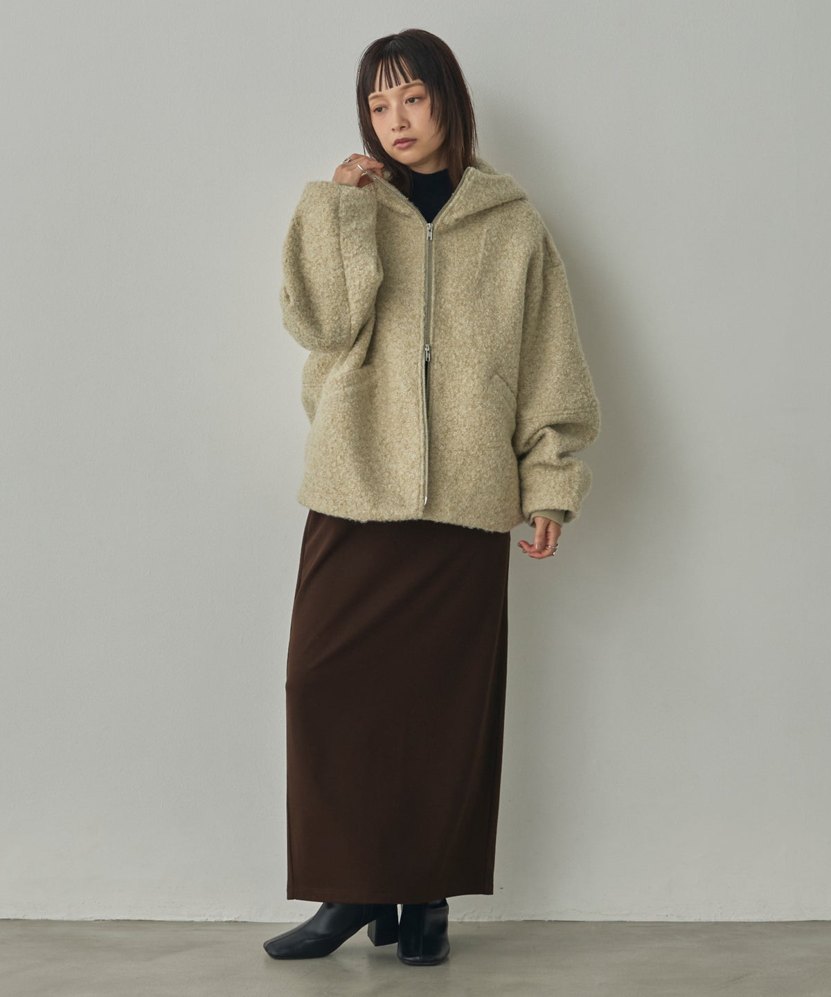 CURLY BOUCLÉ HOODED SHORT JACKET