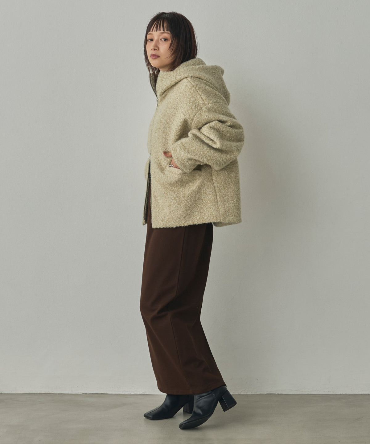 CURLY BOUCLÉ HOODED SHORT JACKET