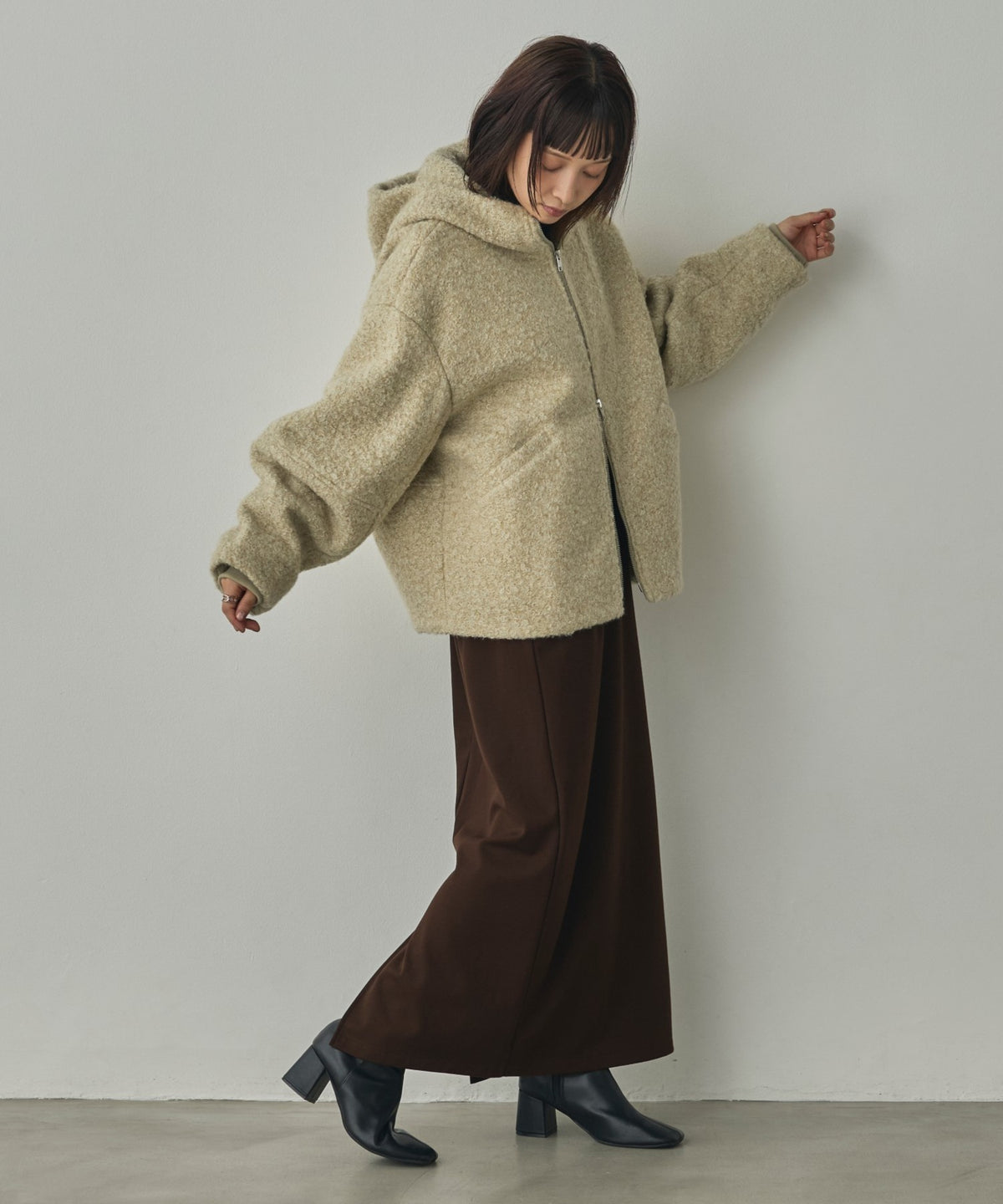 CURLY BOUCLÉ HOODED SHORT JACKET