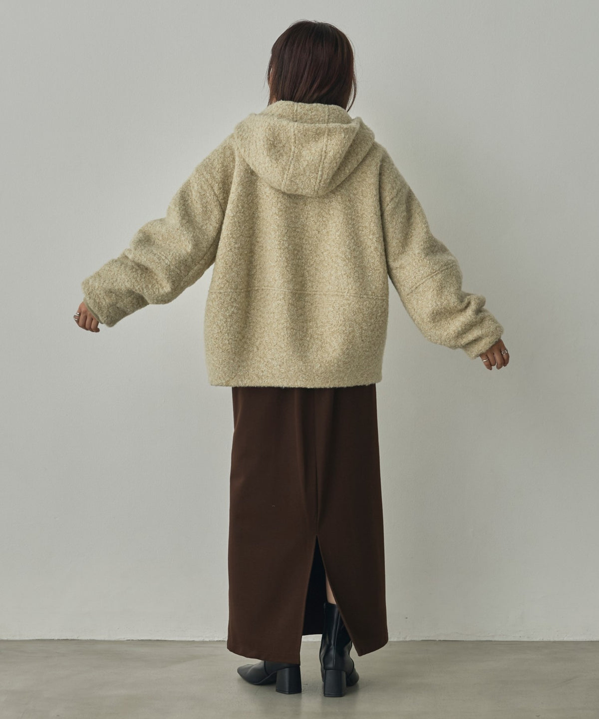 CURLY BOUCLÉ HOODED SHORT JACKET