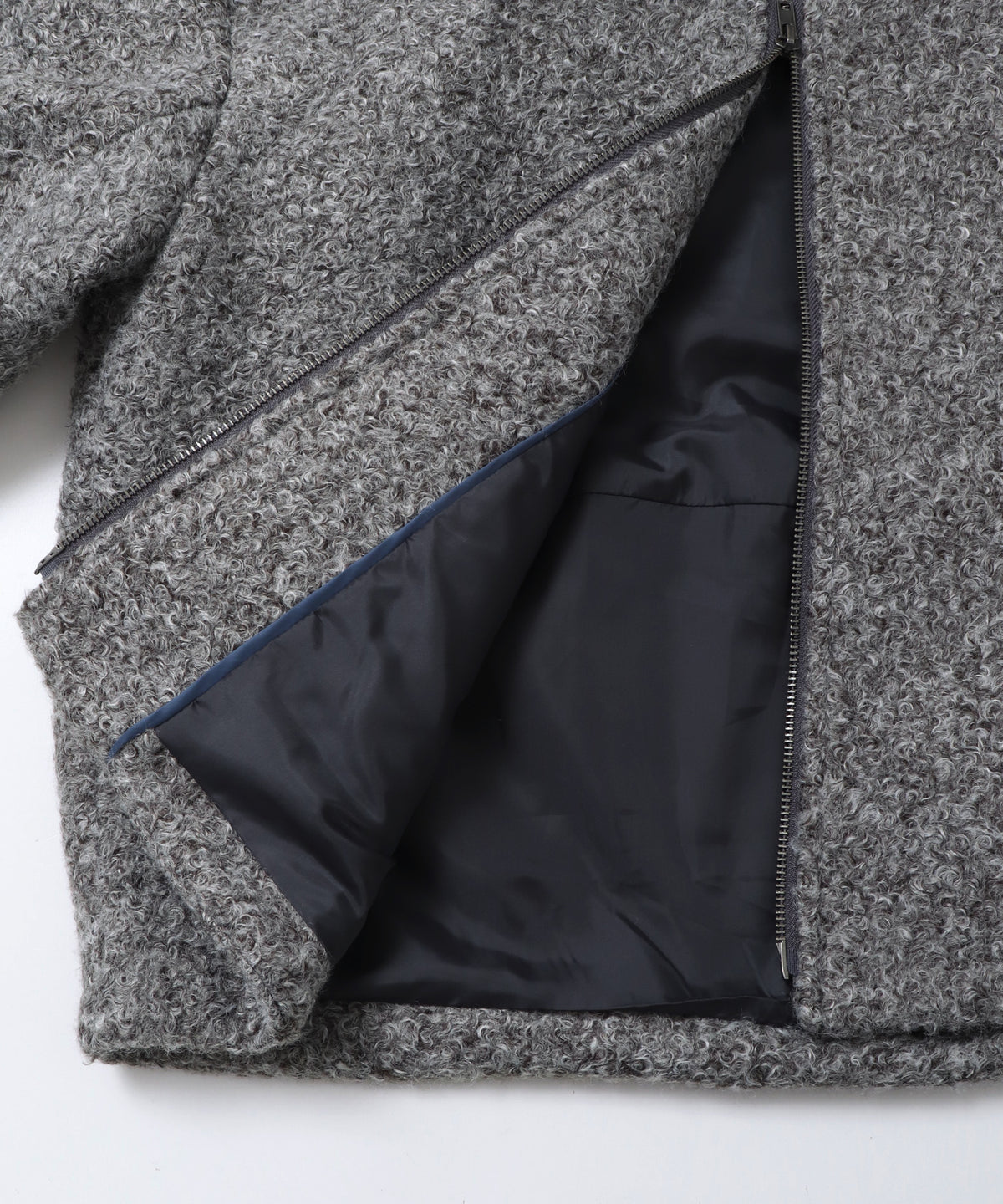 CURLY BOUCLÉ HOODED SHORT JACKET