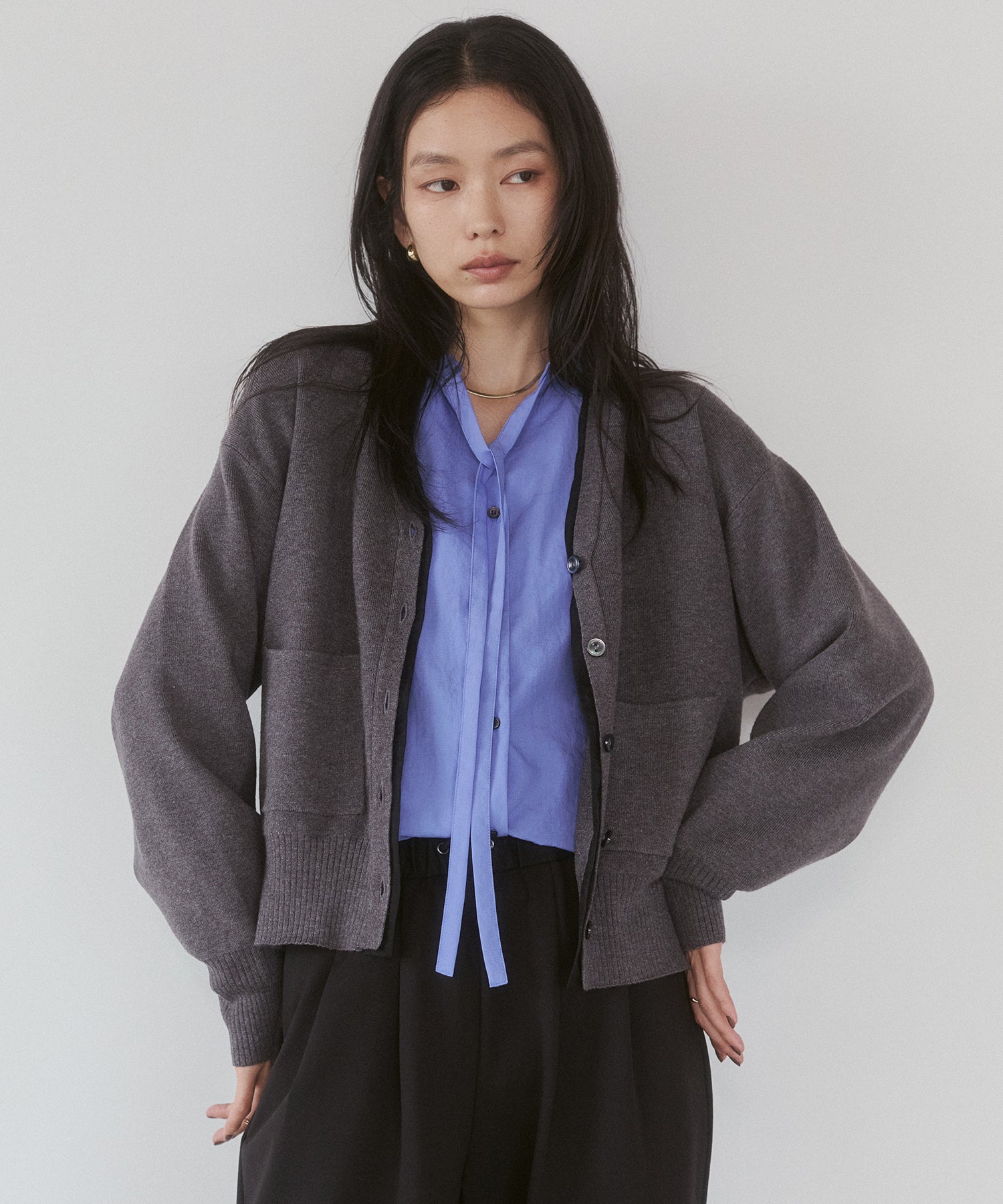 [ANTI-STATIC] YAWAMOCHI YARN V-NECK DOCKING CARDIGAN