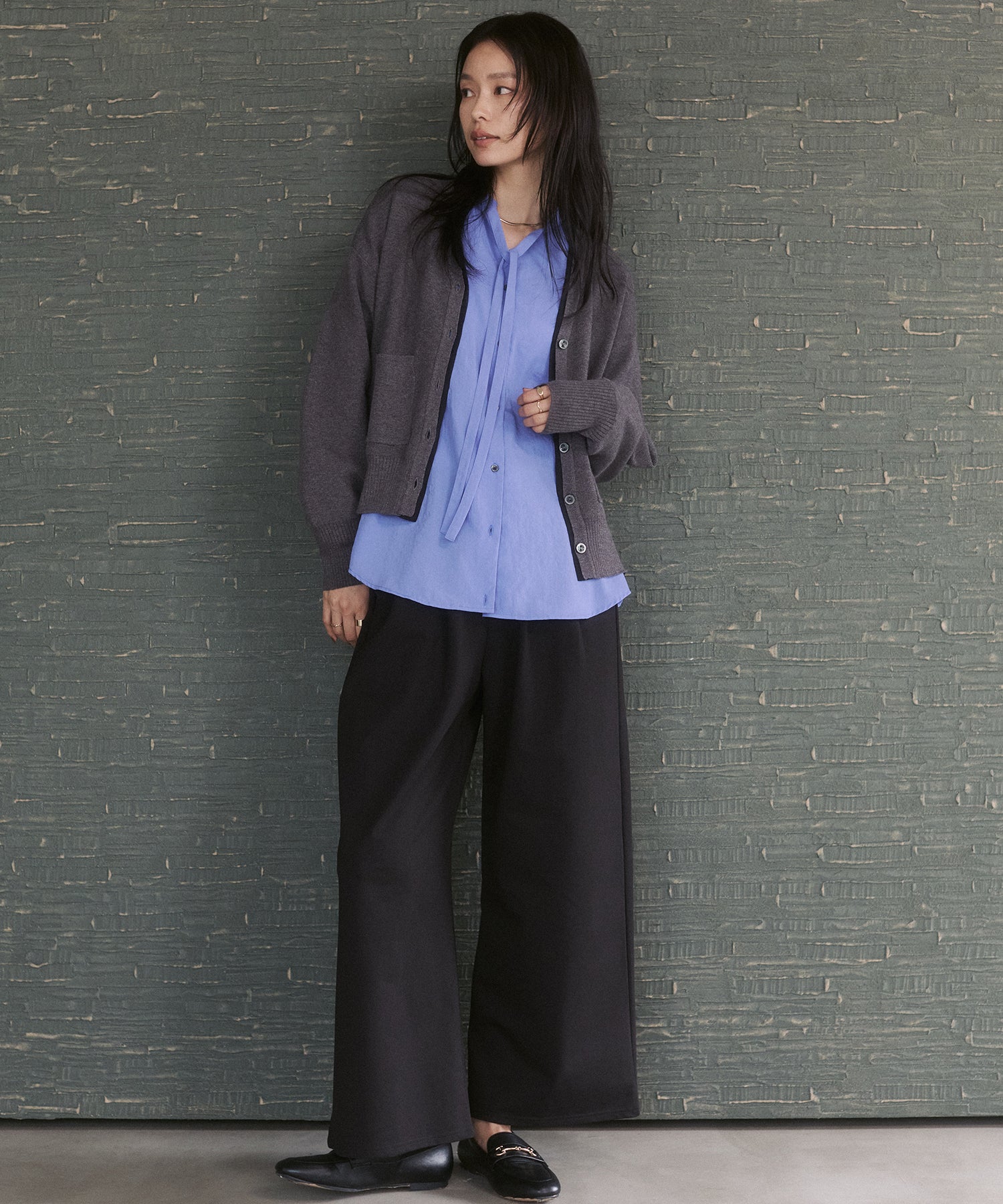 [ANTI-STATIC] YAWAMOCHI YARN V-NECK DOCKING CARDIGAN