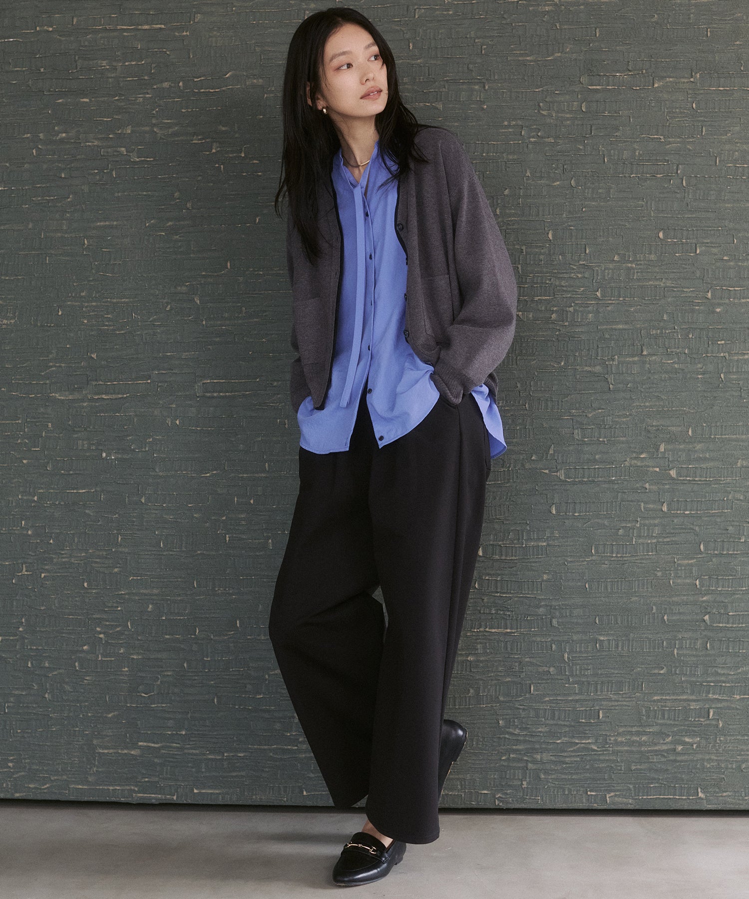 [ANTI-STATIC] YAWAMOCHI YARN V-NECK DOCKING CARDIGAN