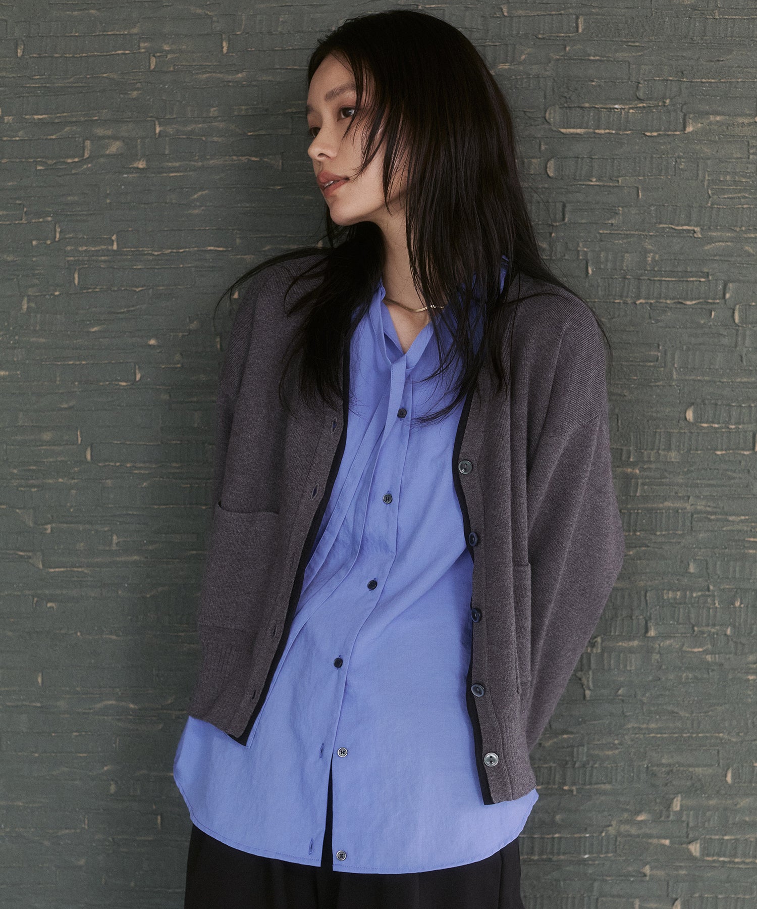 [ANTI-STATIC] YAWAMOCHI YARN V-NECK DOCKING CARDIGAN