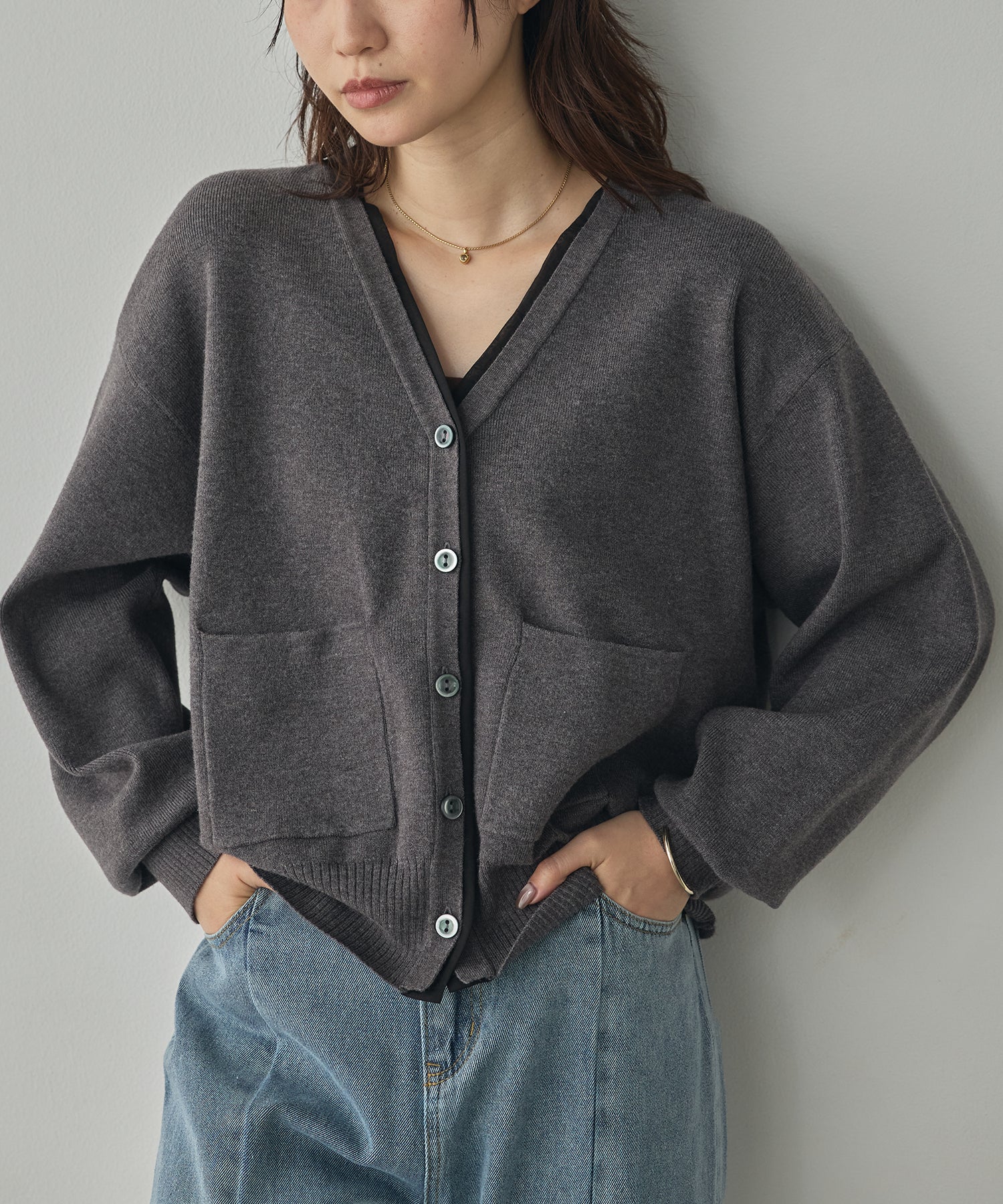 [ANTI-STATIC] YAWAMOCHI YARN V-NECK DOCKING CARDIGAN