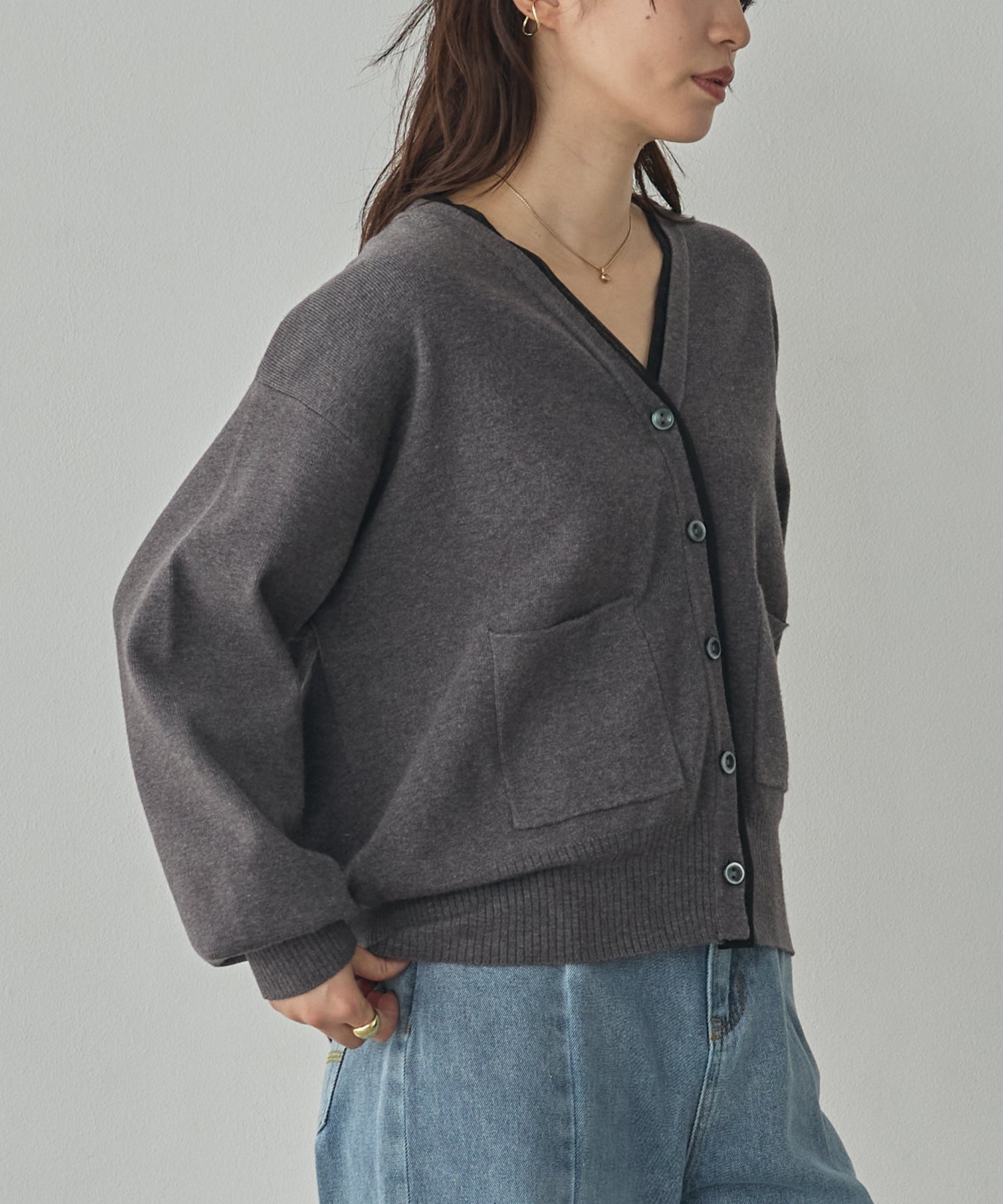 [ANTI-STATIC] YAWAMOCHI YARN V-NECK DOCKING CARDIGAN