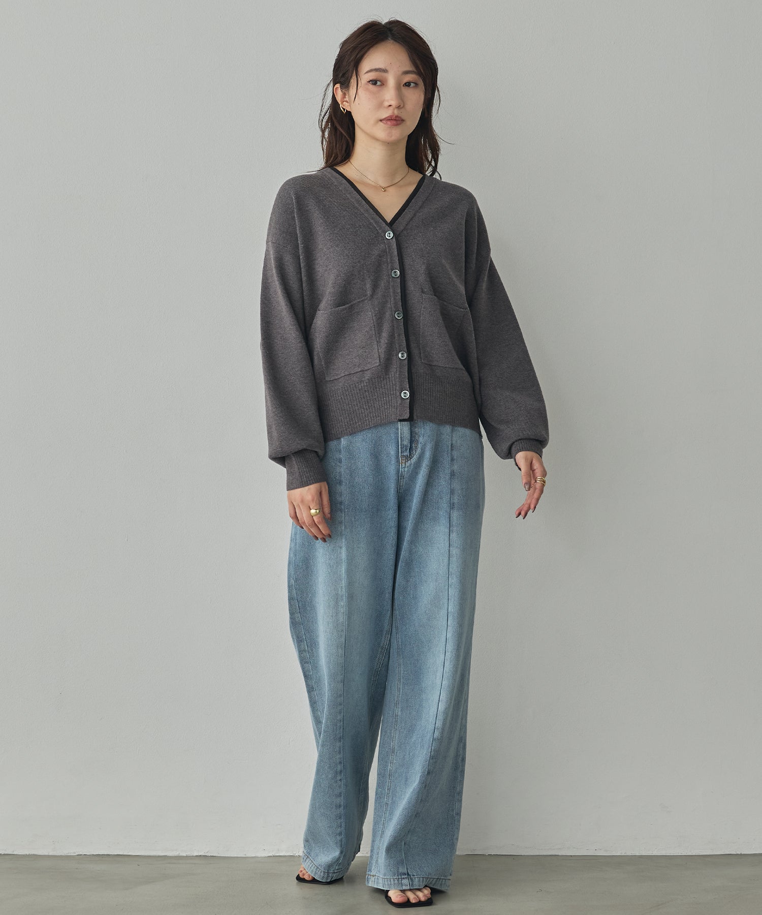 [ANTI-STATIC] YAWAMOCHI YARN V-NECK DOCKING CARDIGAN