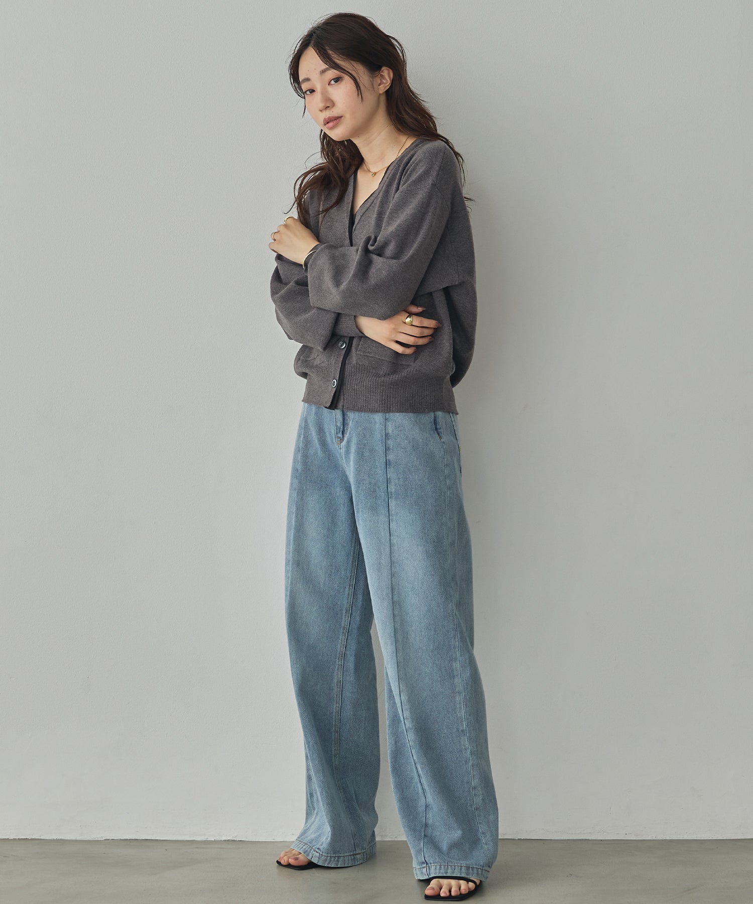 [ANTI-STATIC] YAWAMOCHI YARN V-NECK DOCKING CARDIGAN