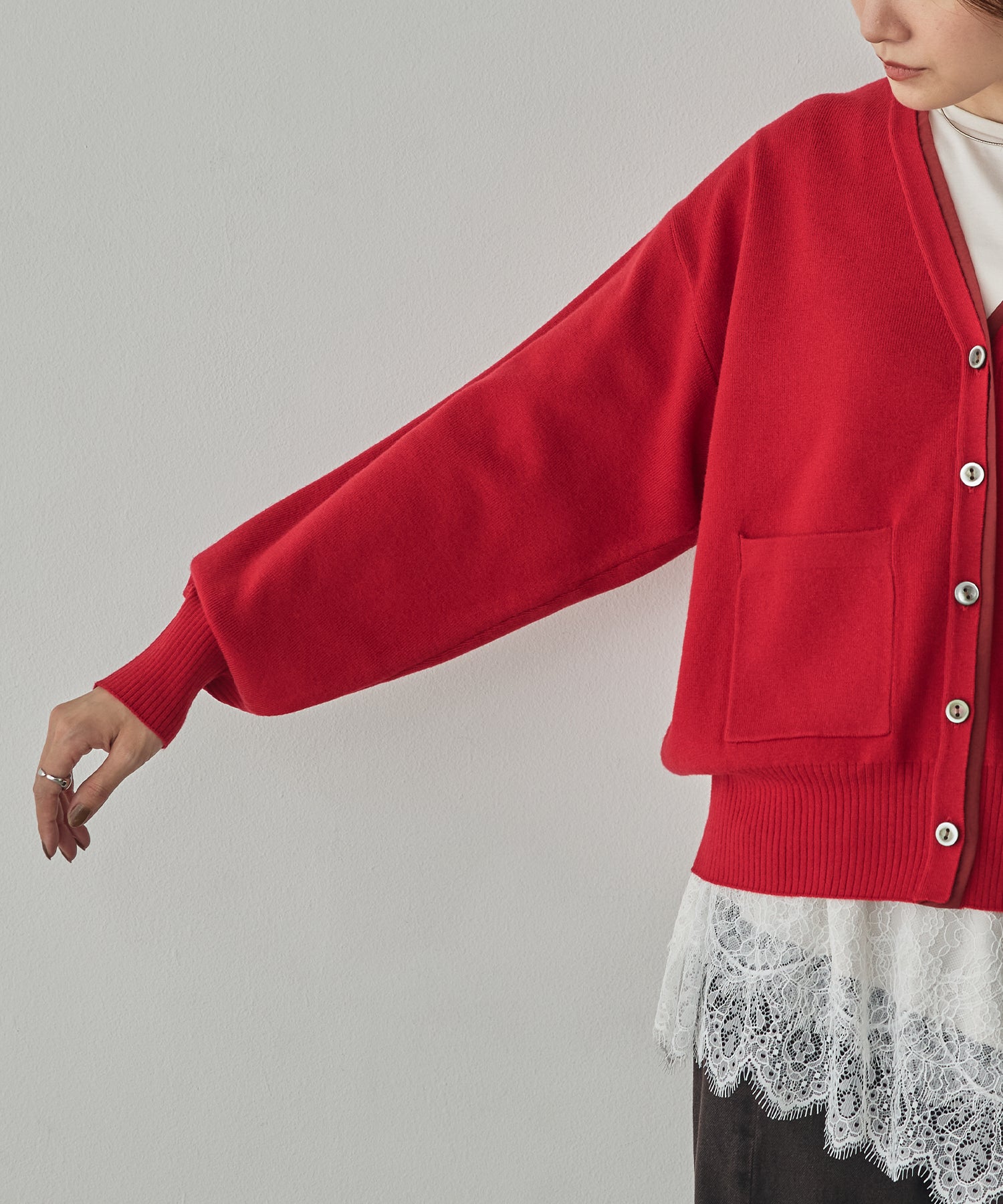 [ANTI-STATIC] YAWAMOCHI YARN V-NECK DOCKING CARDIGAN