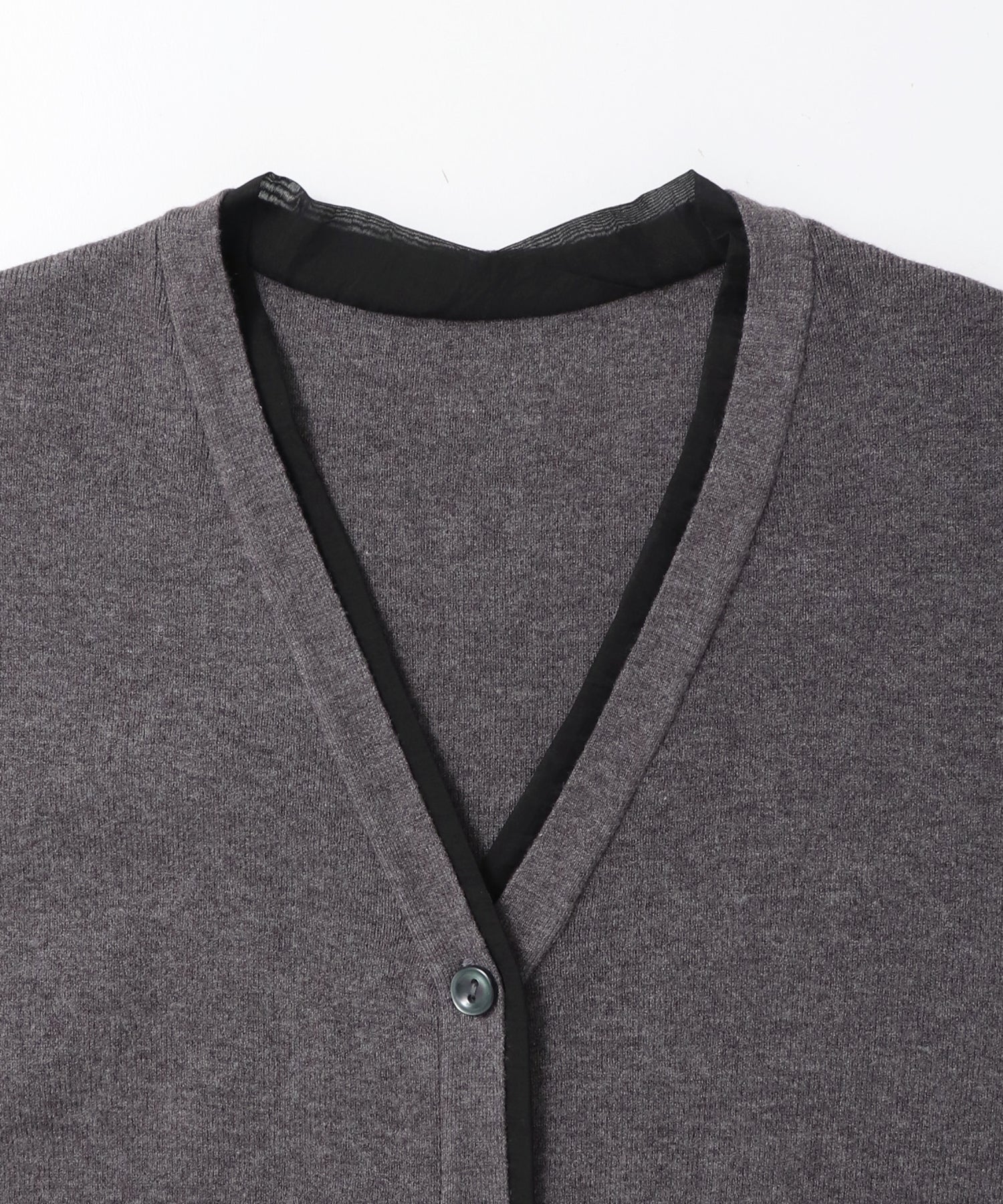 [ANTI-STATIC] YAWAMOCHI YARN V-NECK DOCKING CARDIGAN