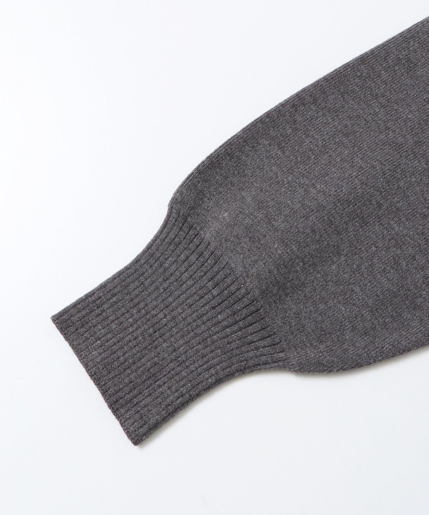 [ANTI-STATIC] YAWAMOCHI YARN V-NECK DOCKING CARDIGAN