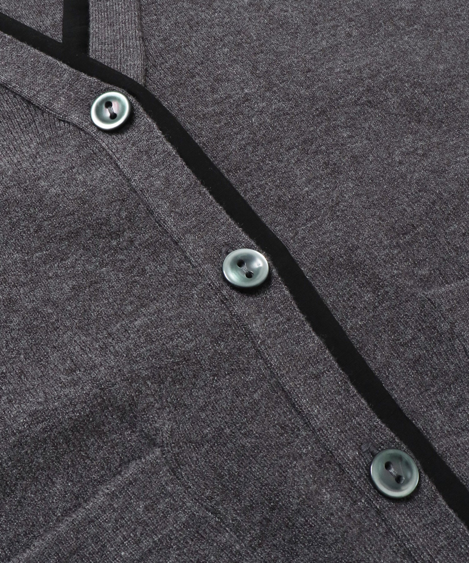 [ANTI-STATIC] YAWAMOCHI YARN V-NECK DOCKING CARDIGAN