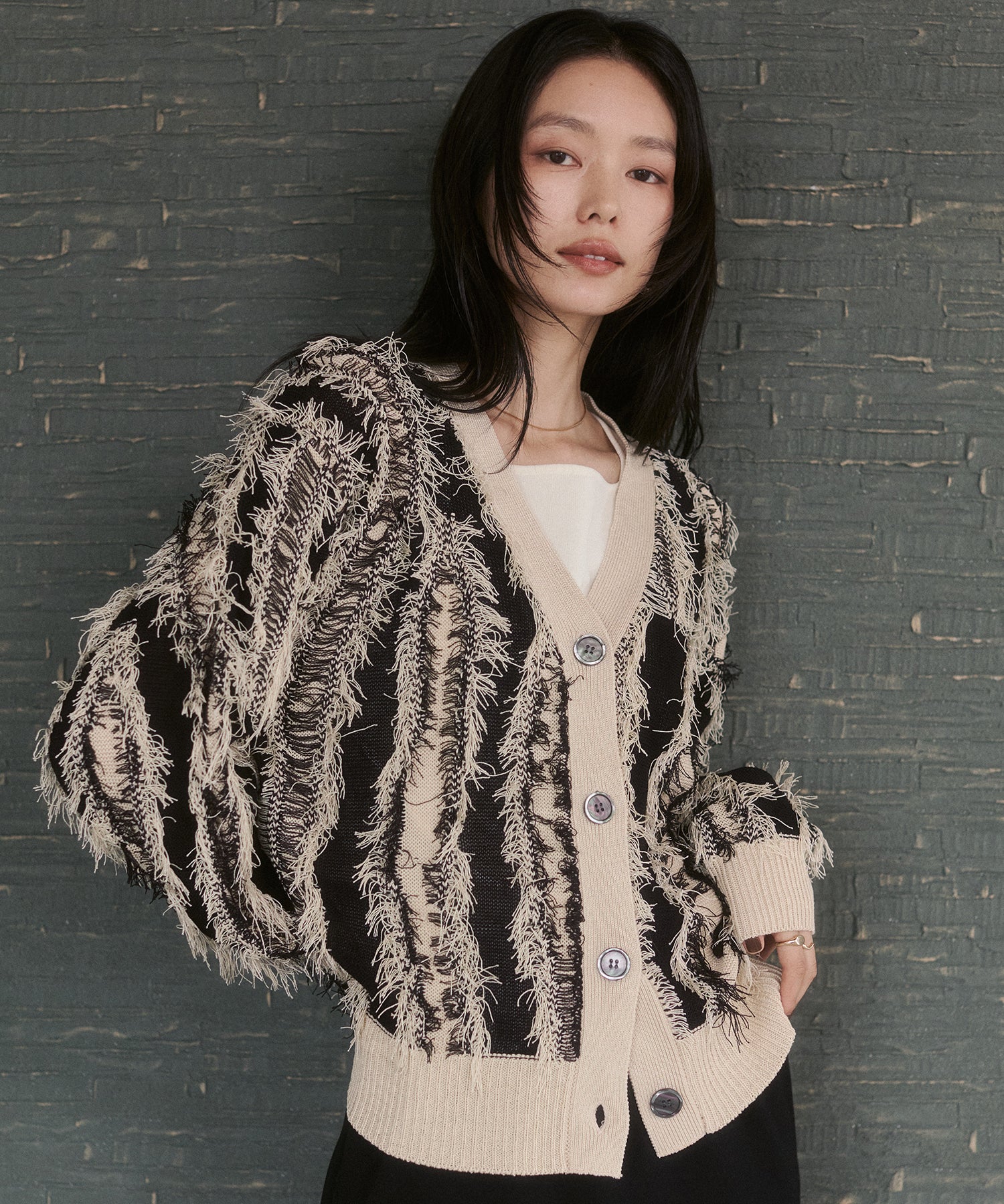 [PRE-ORDER]FRINGE-DESIGN KNIT CARDIGAN