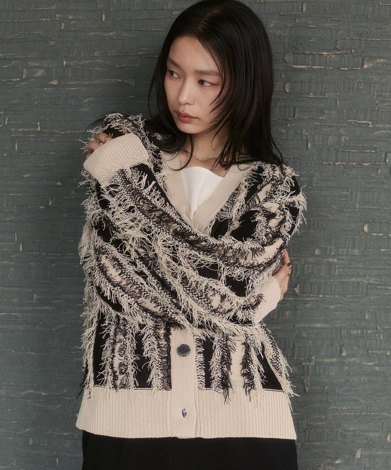 [PRE-ORDER]FRINGE-DESIGN KNIT CARDIGAN