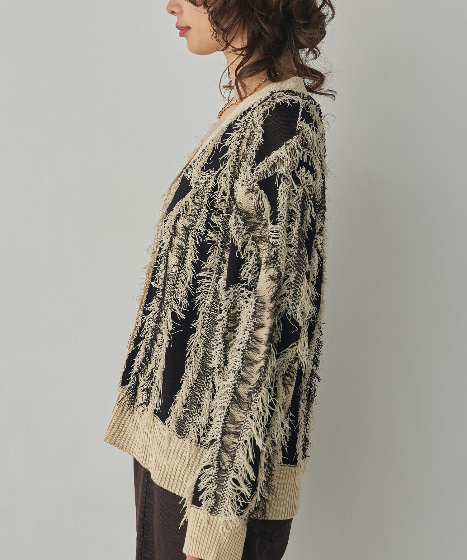 [PRE-ORDER]FRINGE-DESIGN KNIT CARDIGAN