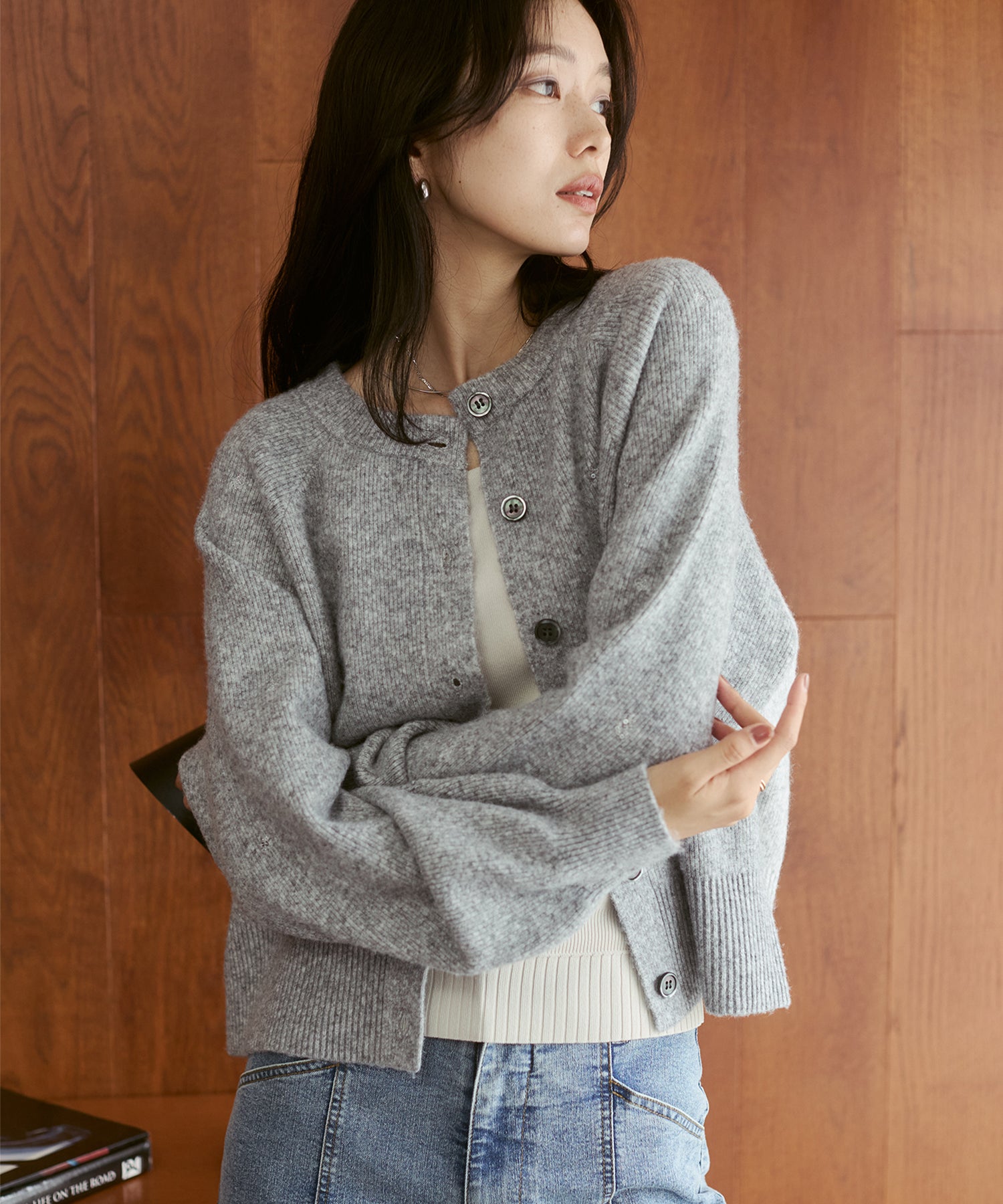 [PRE-ORDER]WOOL-BLEND EMBROIDERED KNITTED CARDIGAN