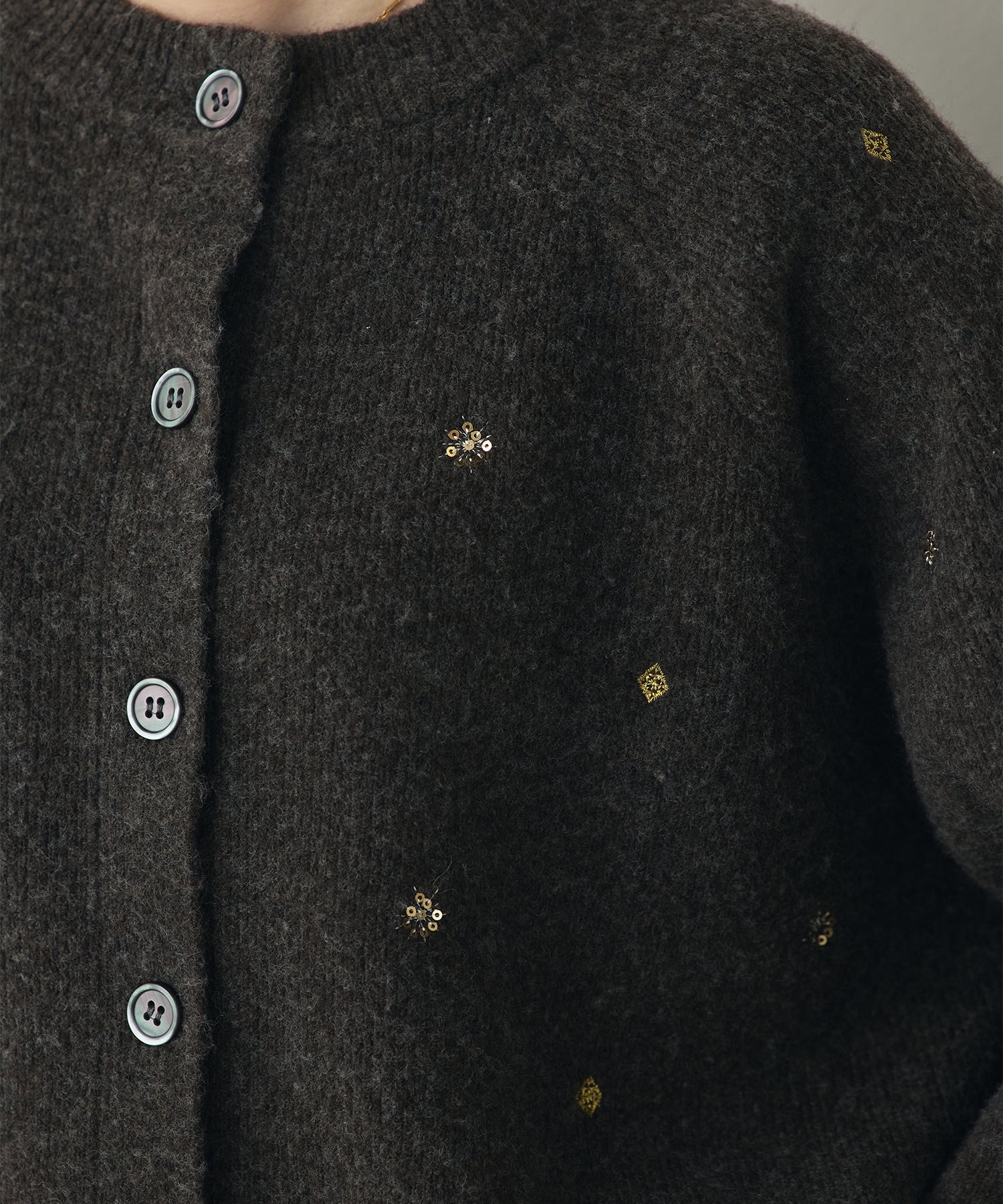 [PRE-ORDER]WOOL-BLEND EMBROIDERED KNITTED CARDIGAN