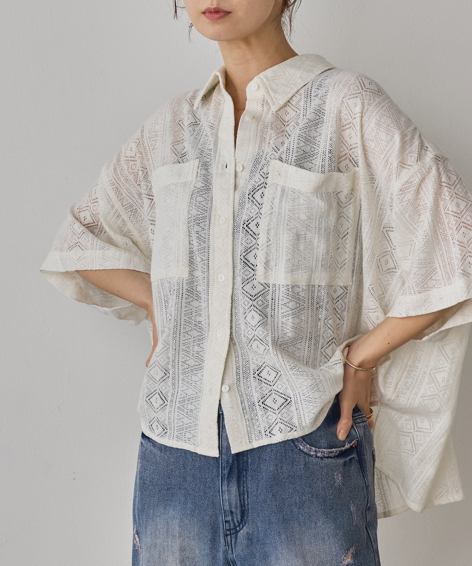 LACE SHORT-SLEEVE SHIRT