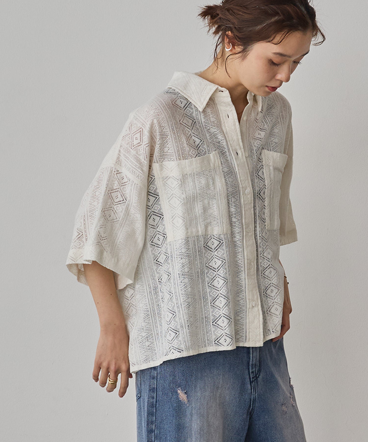 LACE SHORT-SLEEVE SHIRT