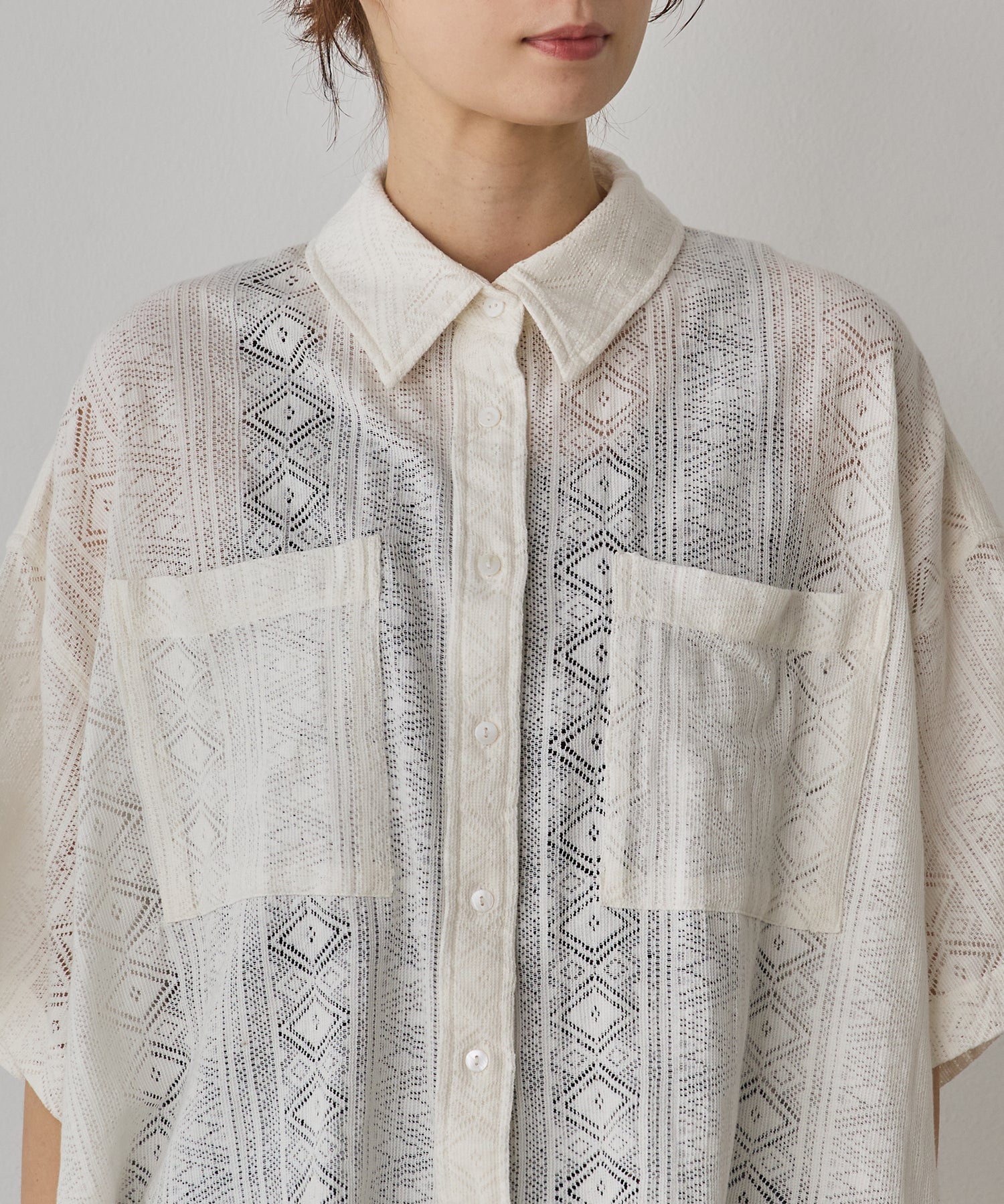 LACE SHORT-SLEEVE SHIRT