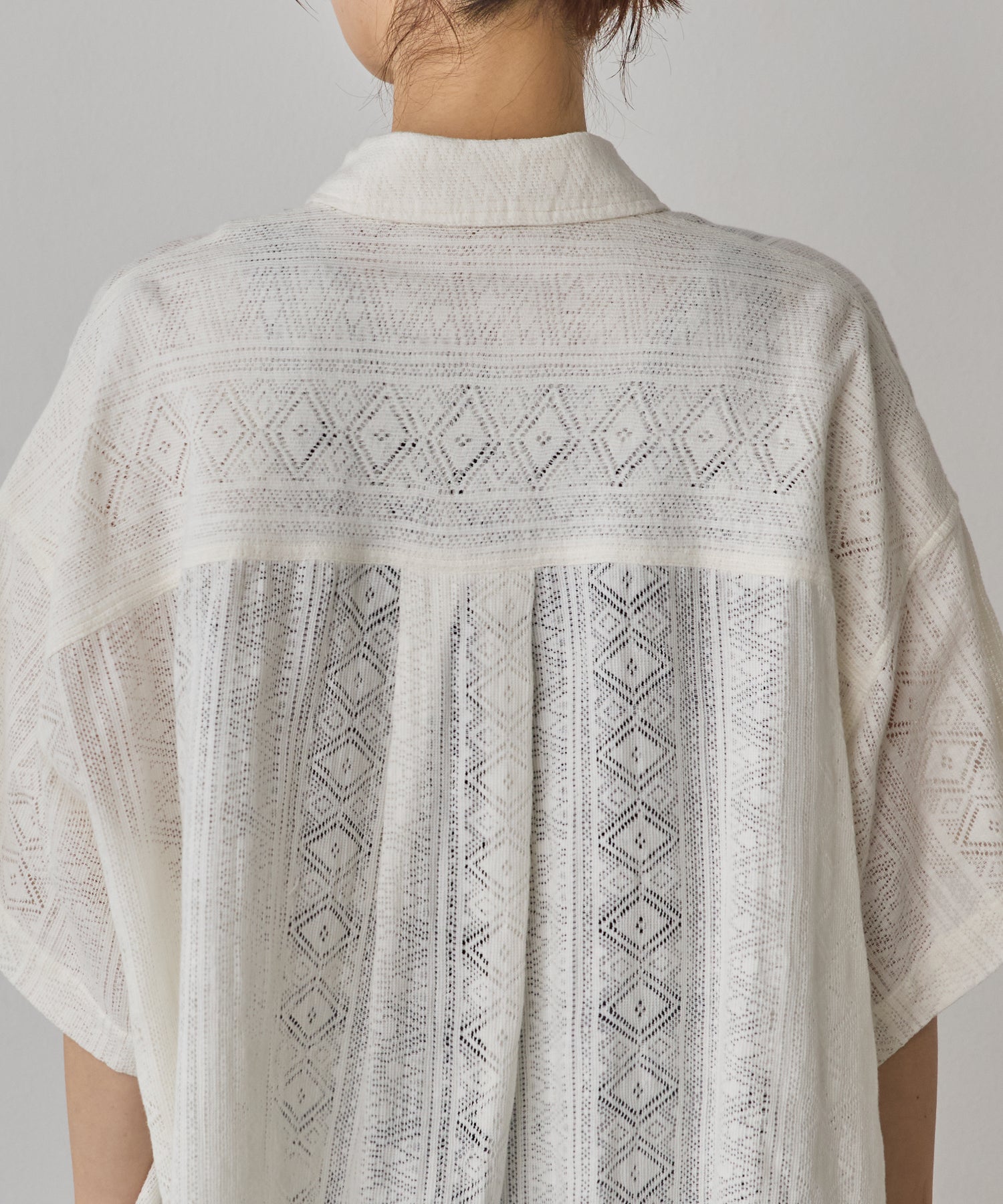 LACE SHORT-SLEEVE SHIRT