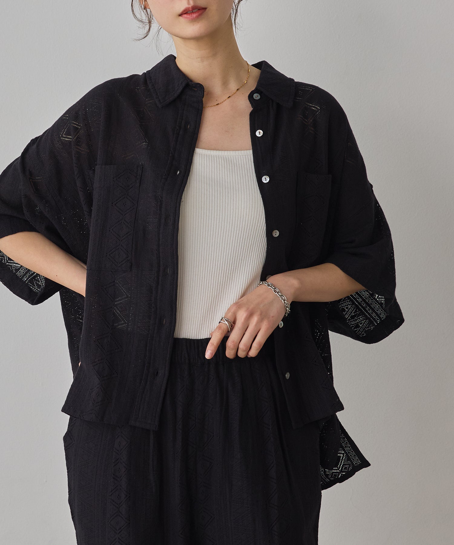 LACE SHORT-SLEEVE SHIRT