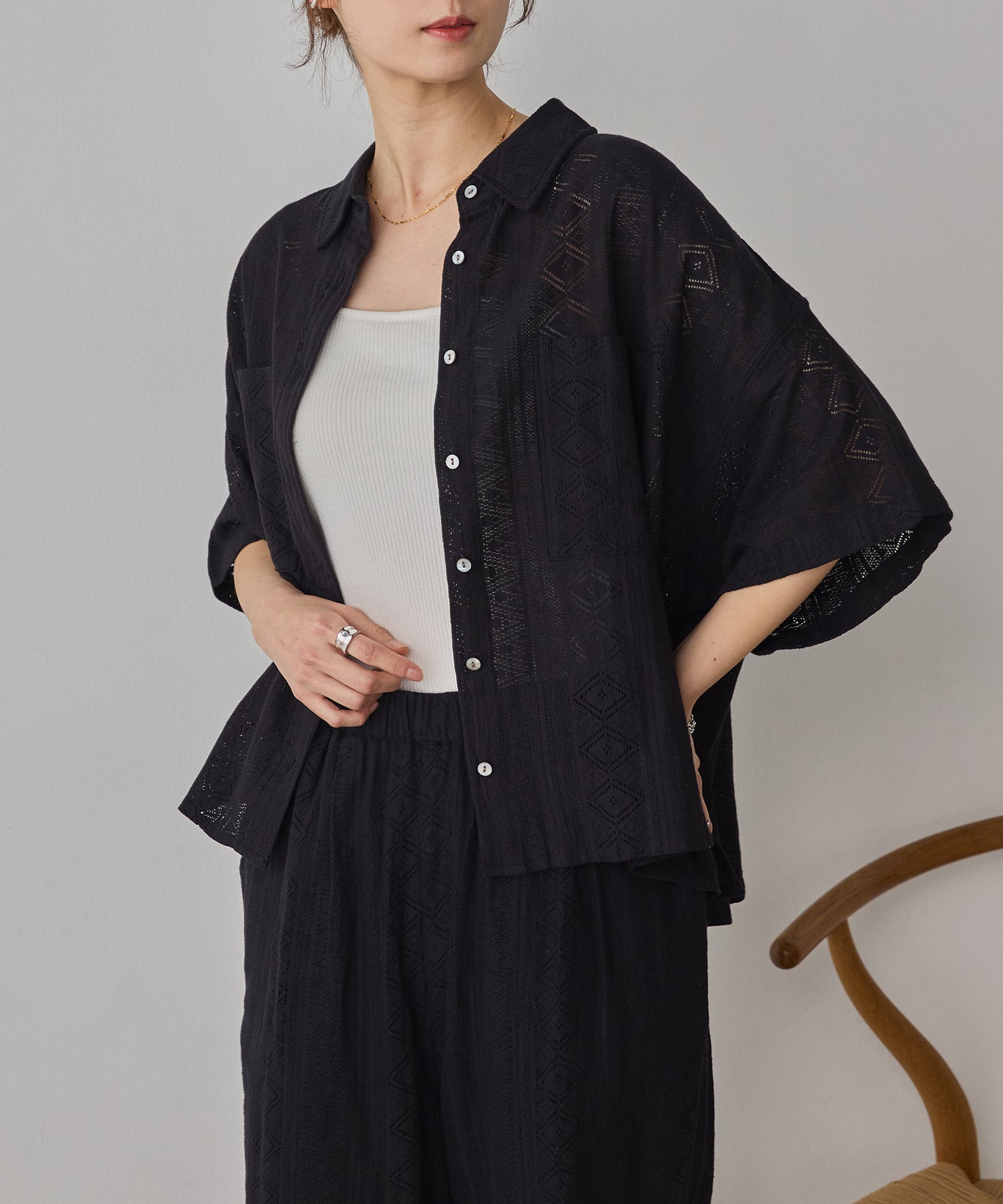 LACE SHORT-SLEEVE SHIRT