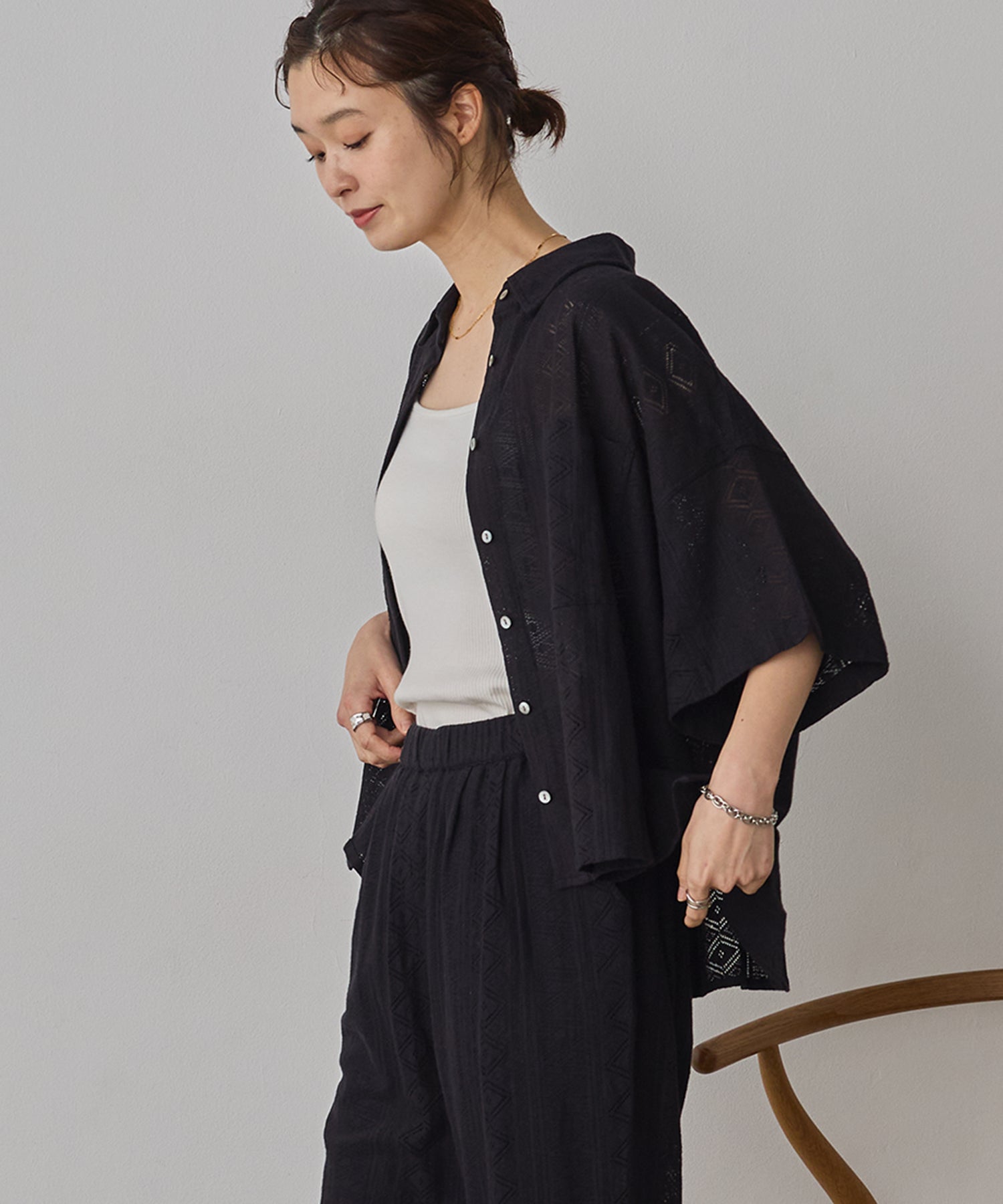 LACE SHORT-SLEEVE SHIRT