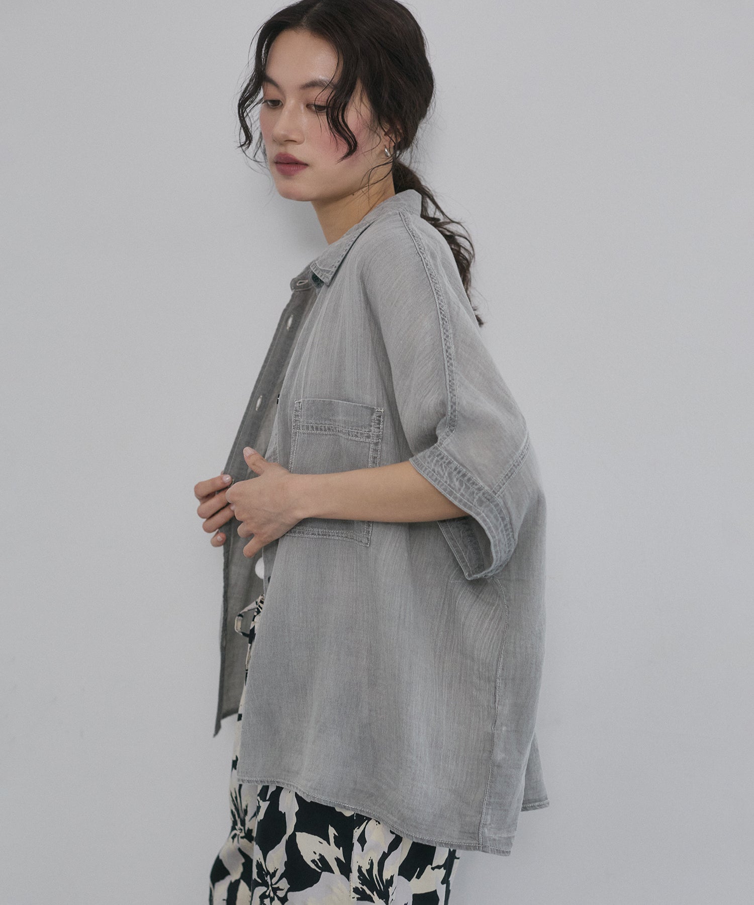 [PRE-ORDER]SHEER DENIM SHORT-SLEEVE SHIRT