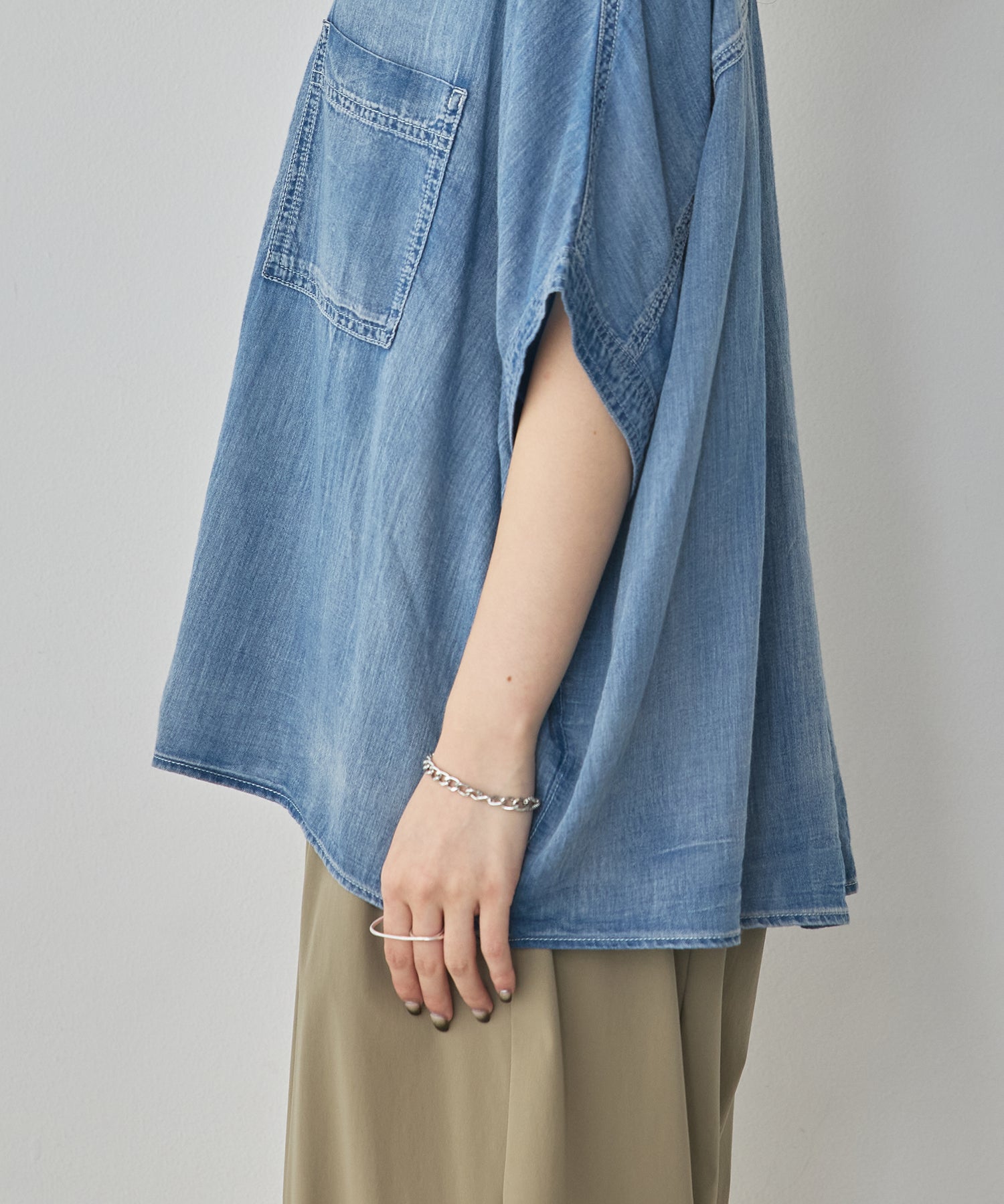 [PRE-ORDER]SHEER DENIM SHORT-SLEEVE SHIRT