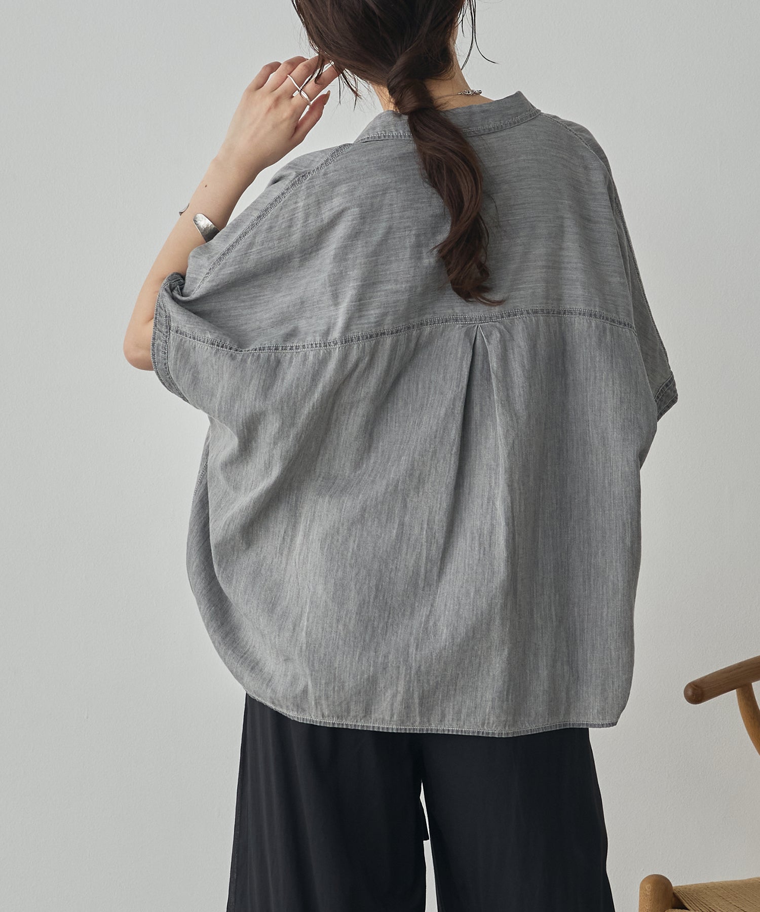 [PRE-ORDER]SHEER DENIM SHORT-SLEEVE SKIPPER SHIRT