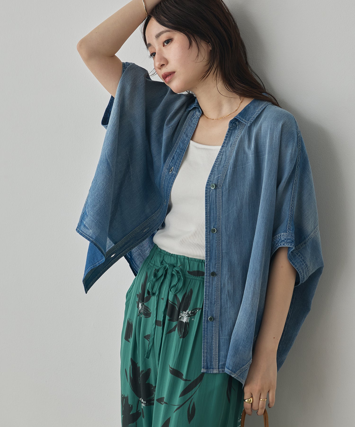 [PRE-ORDER]SHEER DENIM SHORT-SLEEVE SKIPPER SHIRT