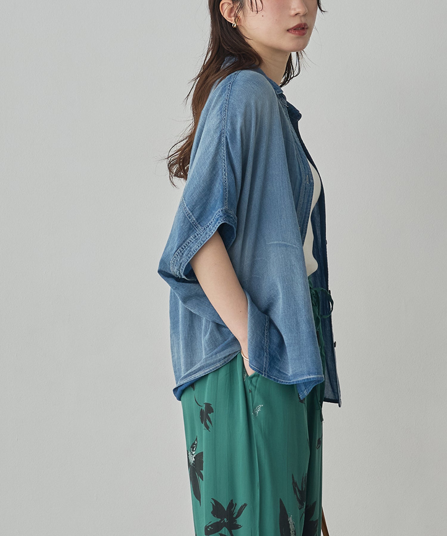 [PRE-ORDER]SHEER DENIM SHORT-SLEEVE SKIPPER SHIRT
