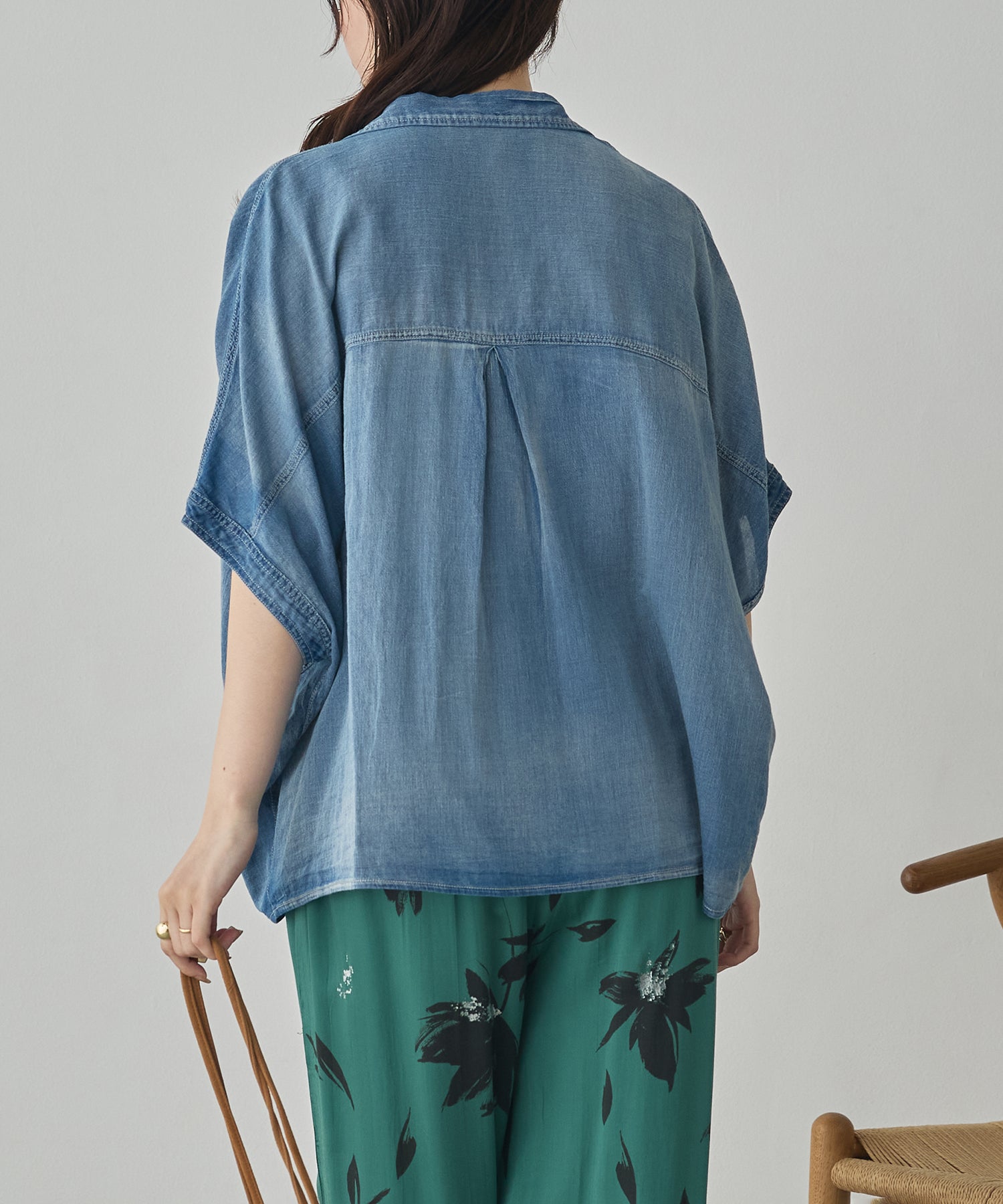 [PRE-ORDER]SHEER DENIM SHORT-SLEEVE SKIPPER SHIRT