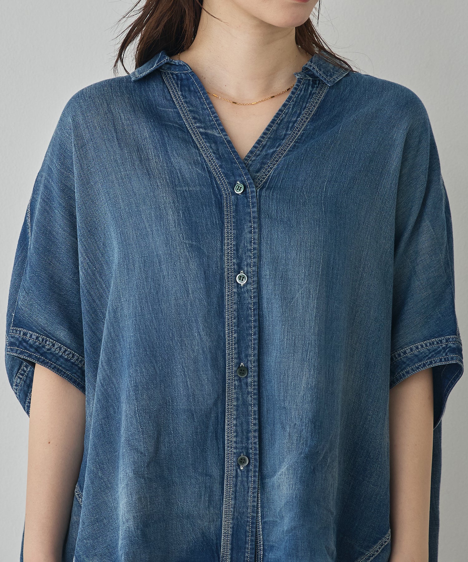 [PRE-ORDER]SHEER DENIM SHORT-SLEEVE SKIPPER SHIRT