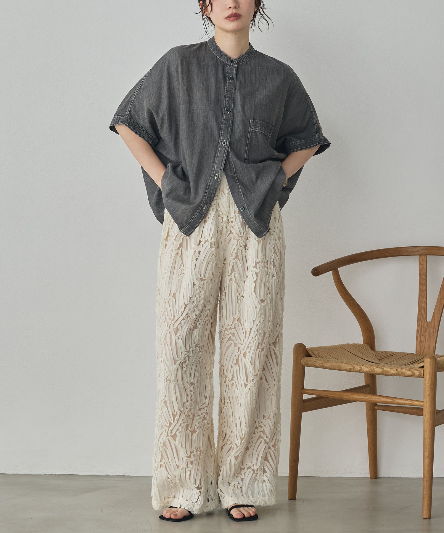 [PRE-ORDER]SHEER DENIM OVERSIZED SHORT-SLEEVE SHIRT