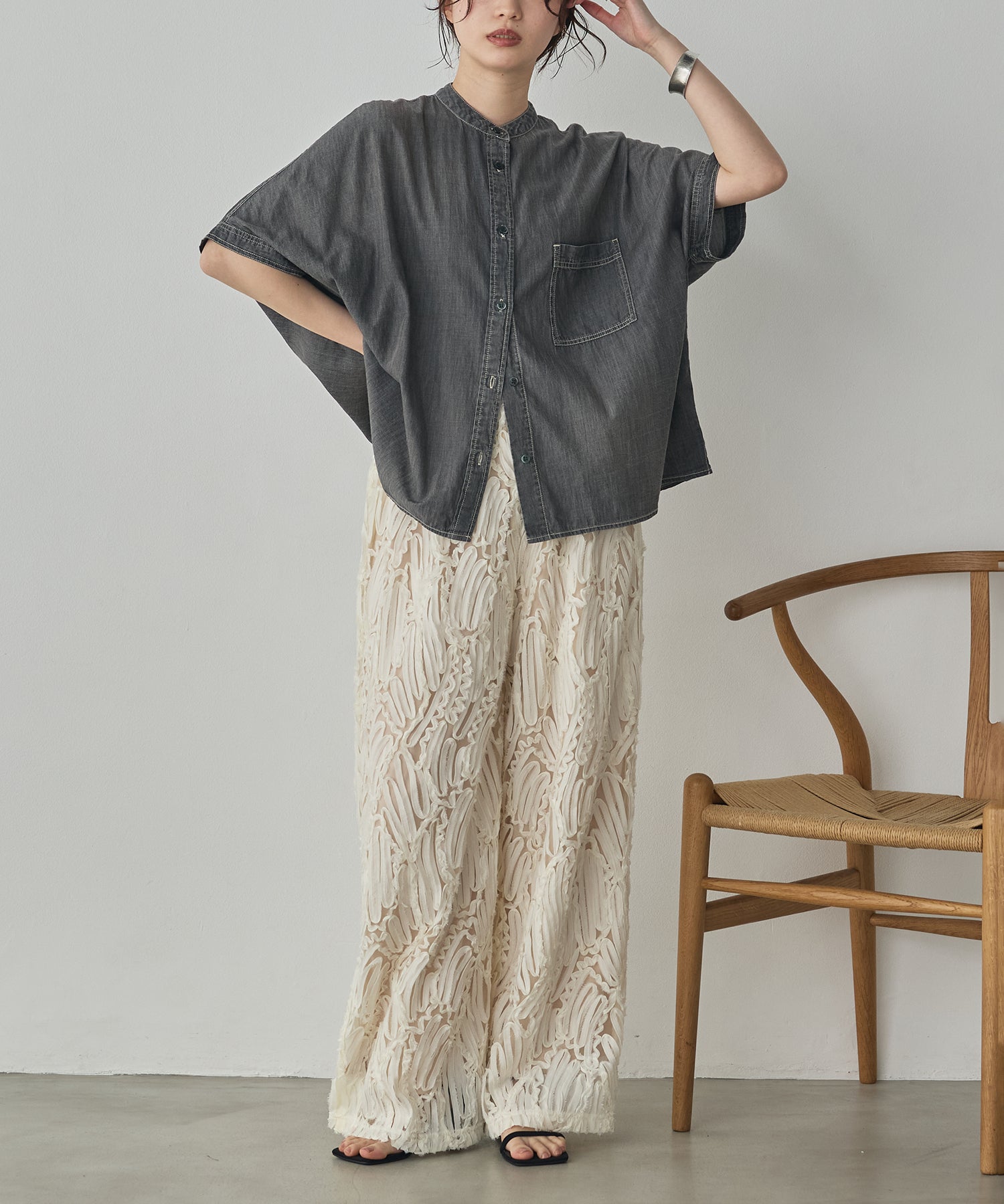 [PRE-ORDER]SHEER DENIM OVERSIZED SHORT-SLEEVE SHIRT