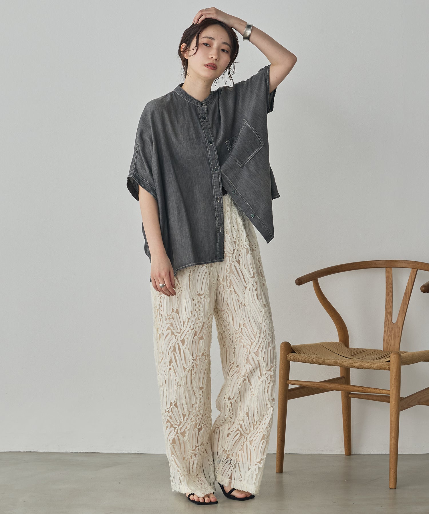[PRE-ORDER]SHEER DENIM OVERSIZED SHORT-SLEEVE SHIRT