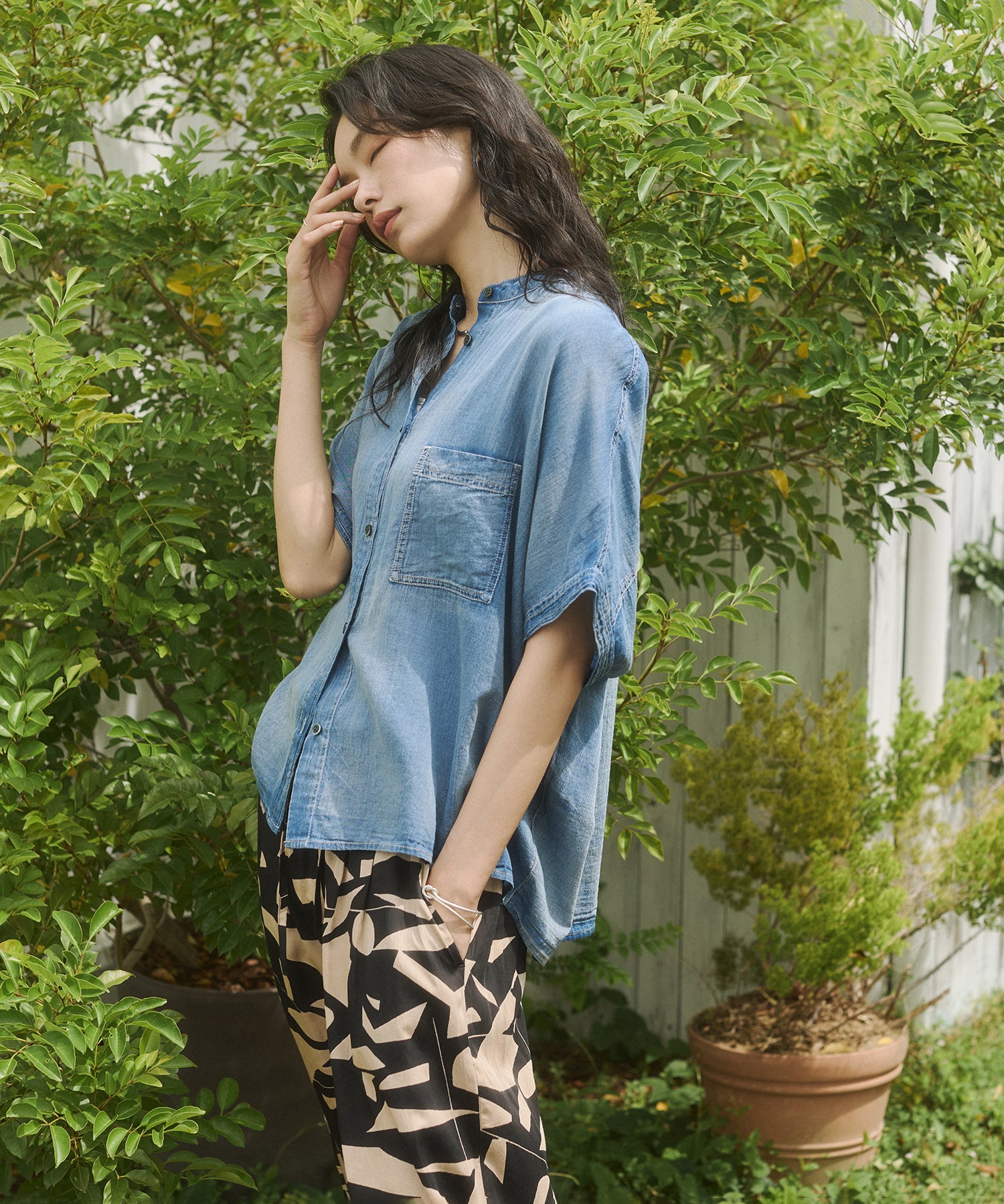[PRE-ORDER]SHEER DENIM OVERSIZED SHORT-SLEEVE SHIRT