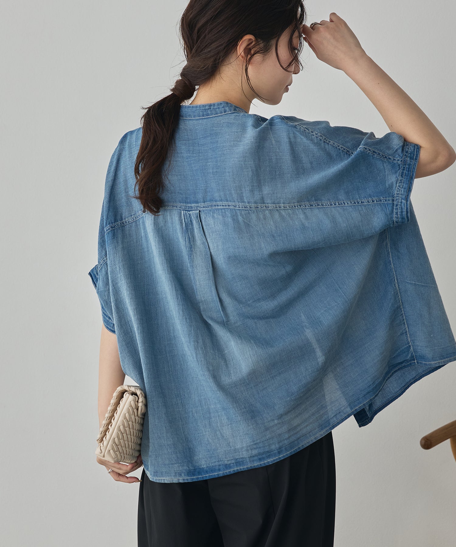 [PRE-ORDER]SHEER DENIM OVERSIZED SHORT-SLEEVE SHIRT
