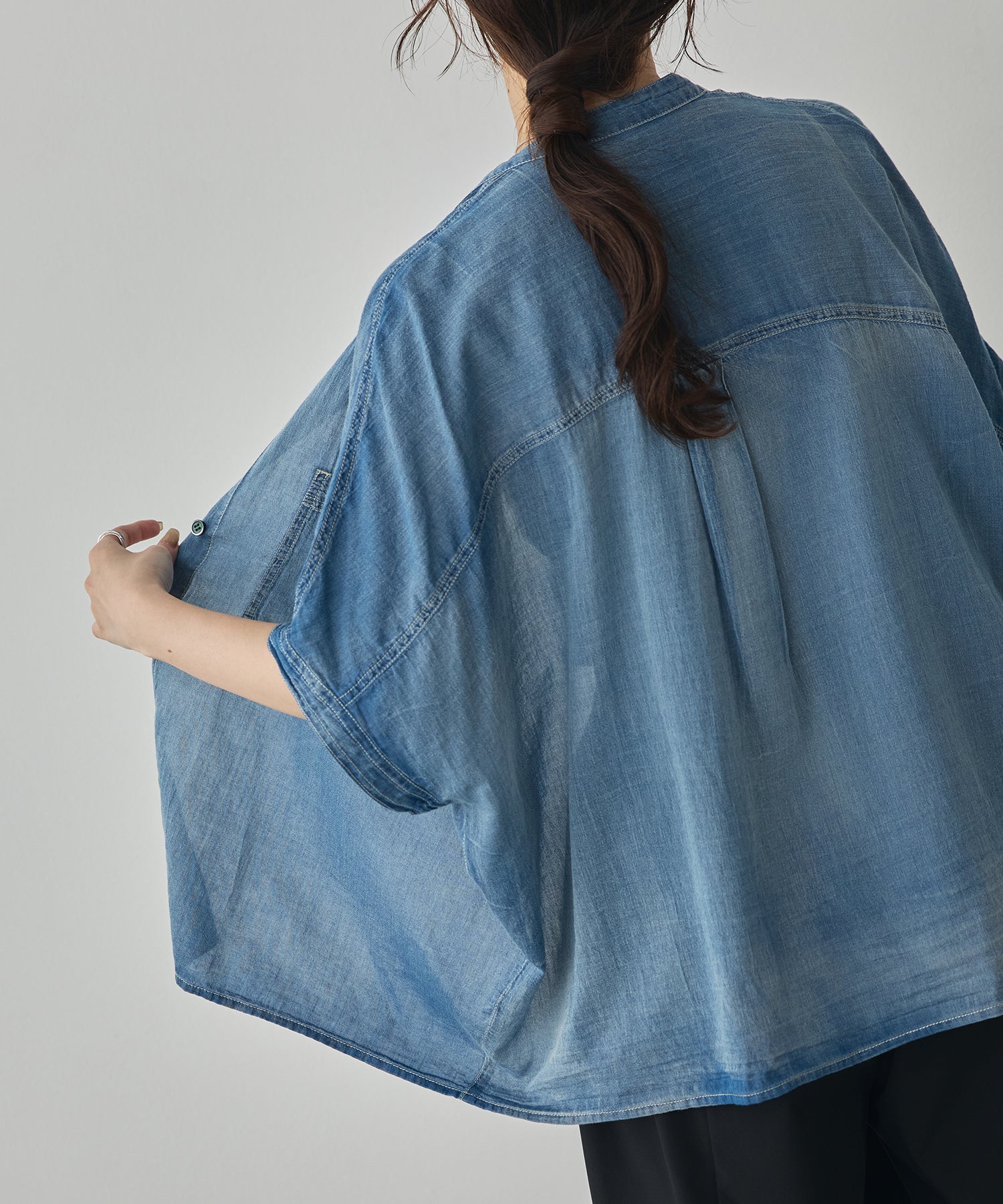 [PRE-ORDER]SHEER DENIM OVERSIZED SHORT-SLEEVE SHIRT