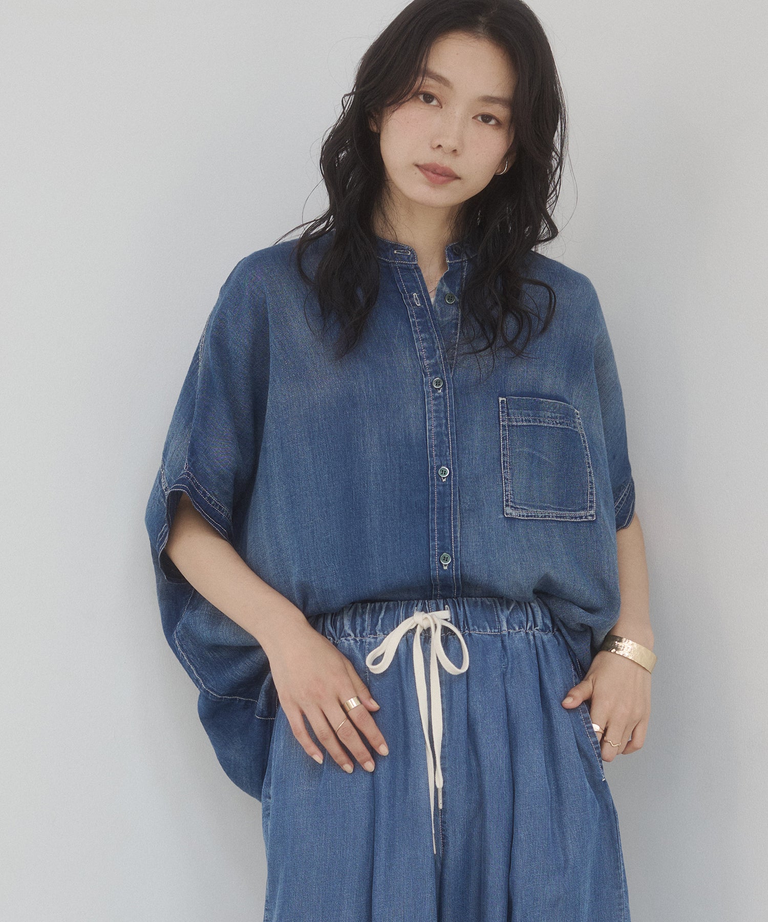 [PRE-ORDER]SHEER DENIM OVERSIZED SHORT-SLEEVE SHIRT