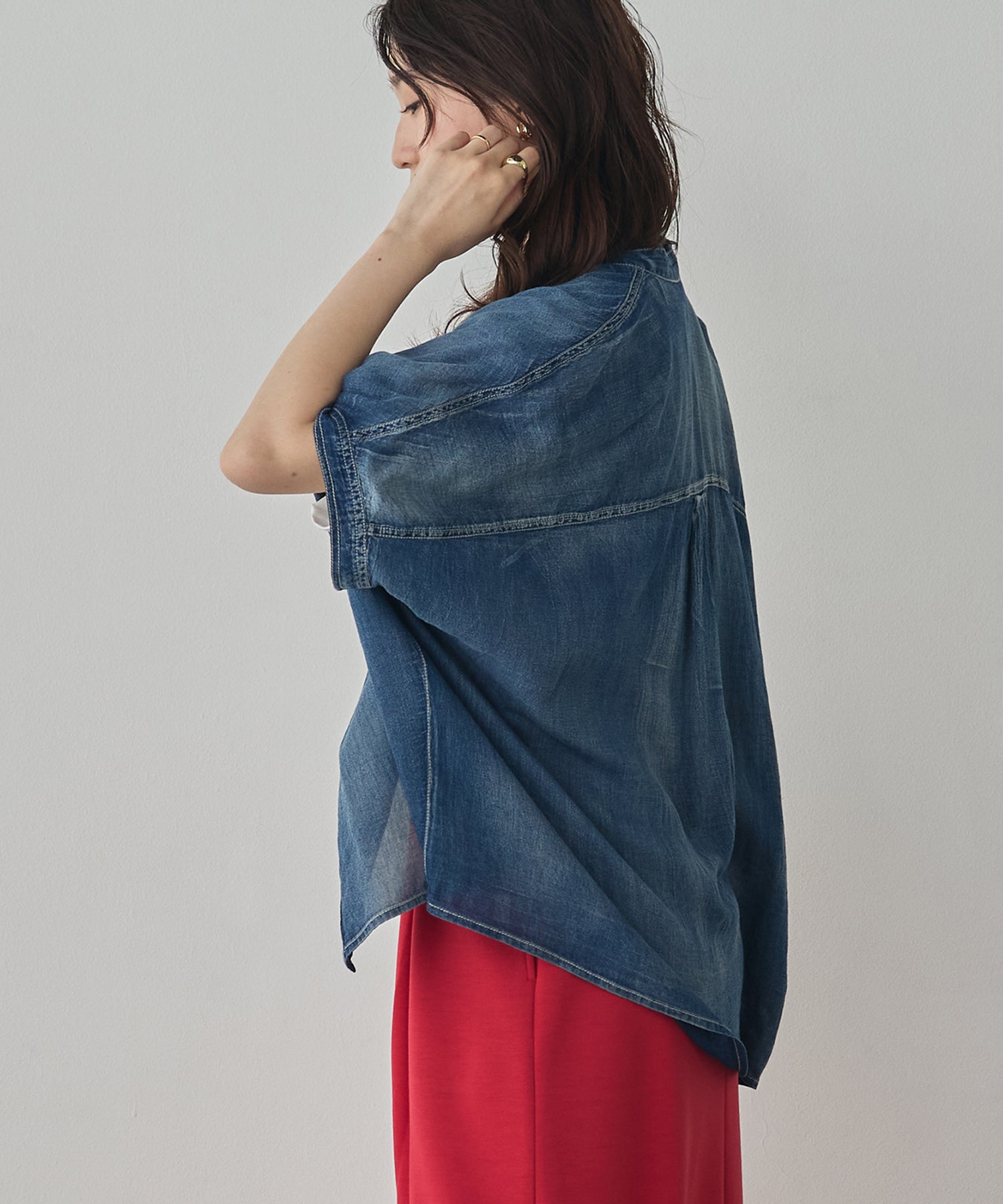 [PRE-ORDER]SHEER DENIM OVERSIZED SHORT-SLEEVE SHIRT