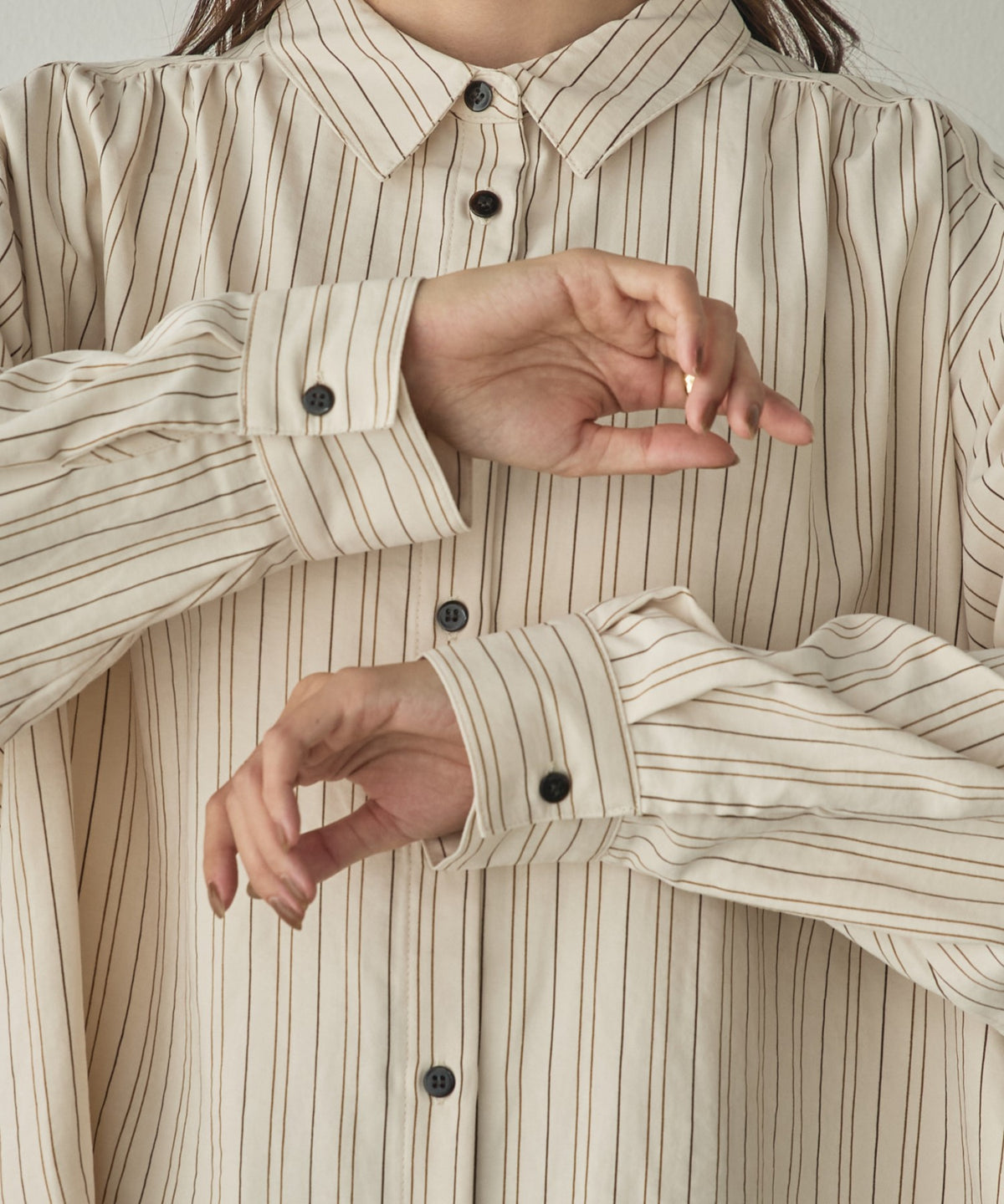 VINTAGE-STYLE PRINTED GATHERED SHIRT