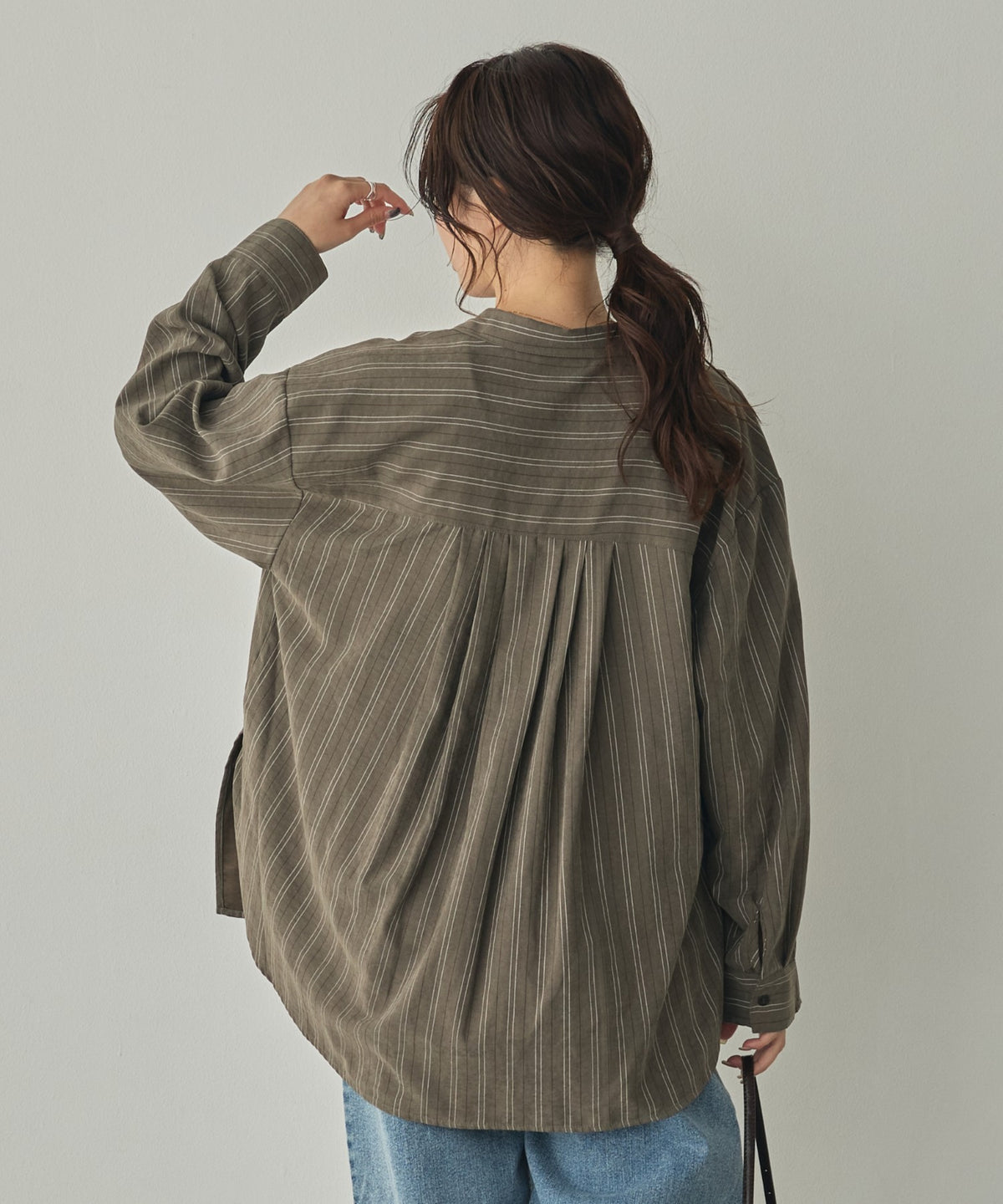 VINTAGE-STYLE PRINTED GATHERED SHIRT